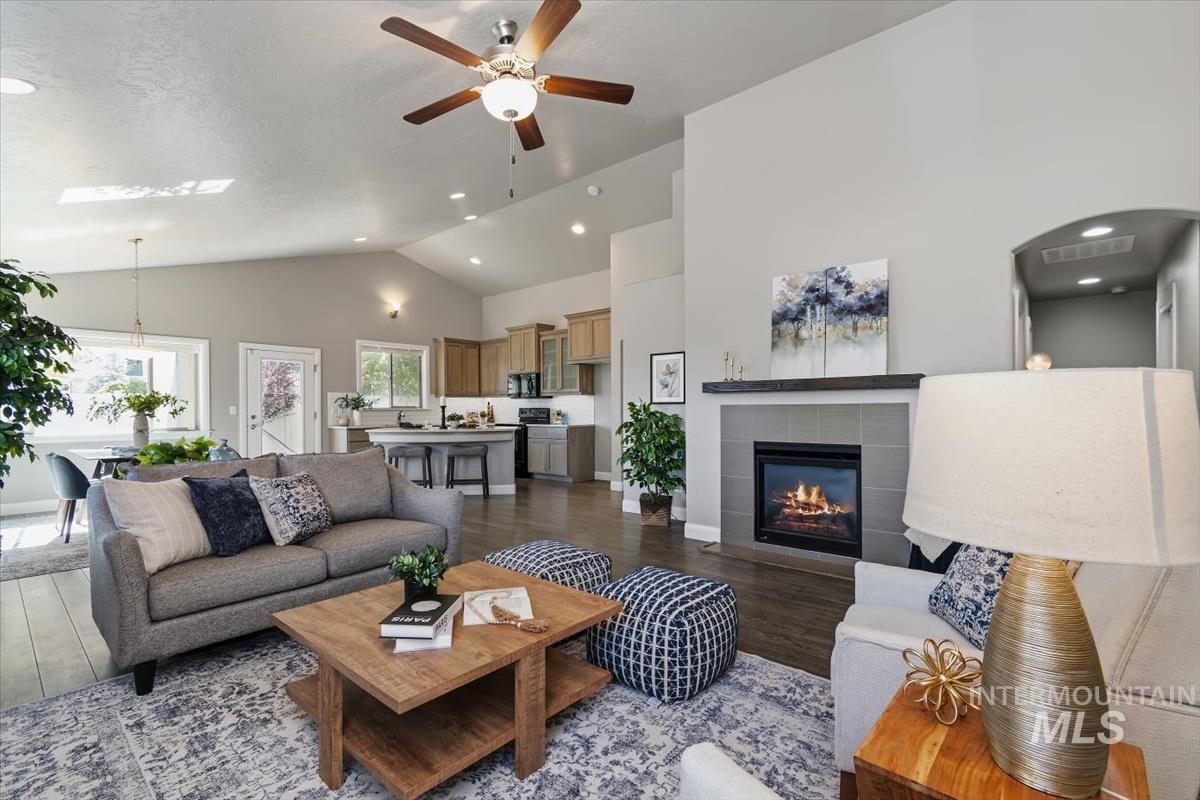 584 N Synergy Way