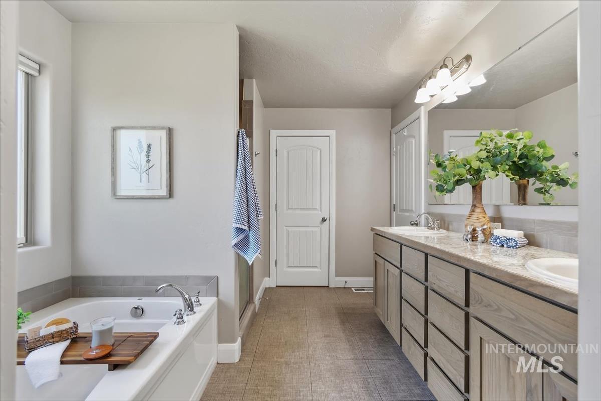 584 N Synergy Way