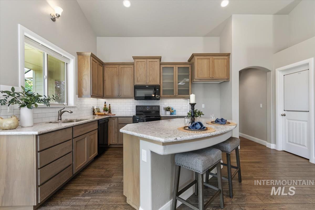 584 N Synergy Way
