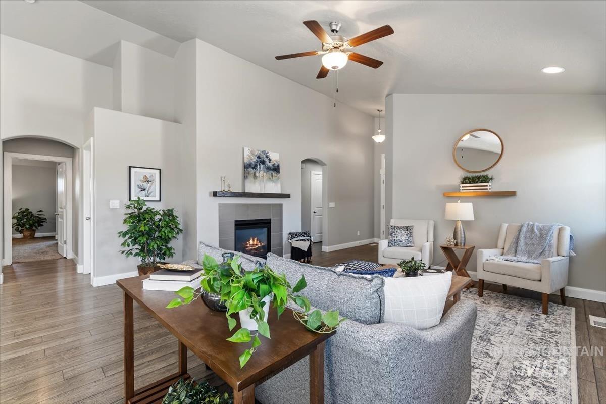 584 N Synergy Way