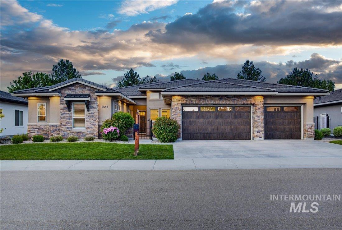 6642 N Crantini Way