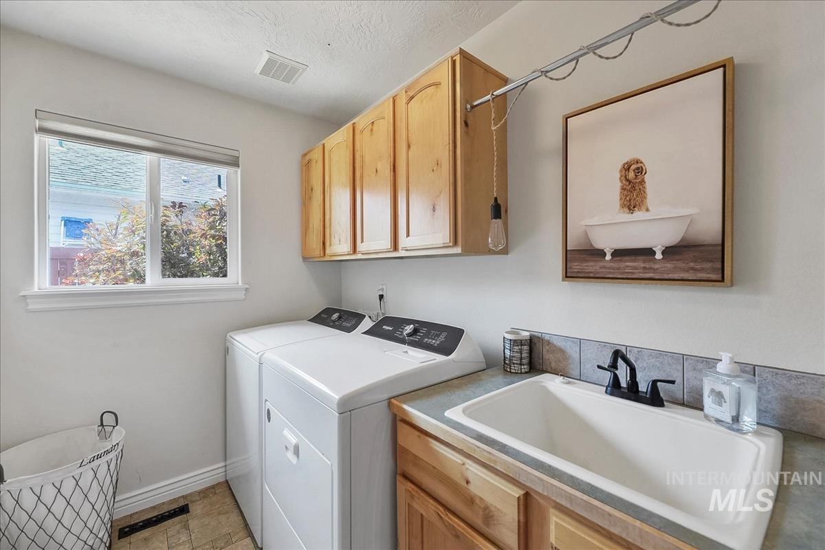 16915 N Darmady Loop