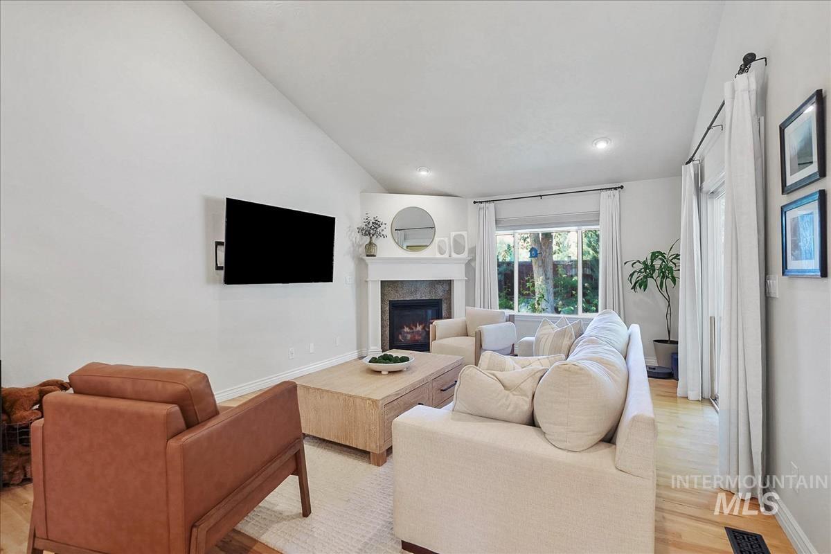 16915 N Darmady Loop