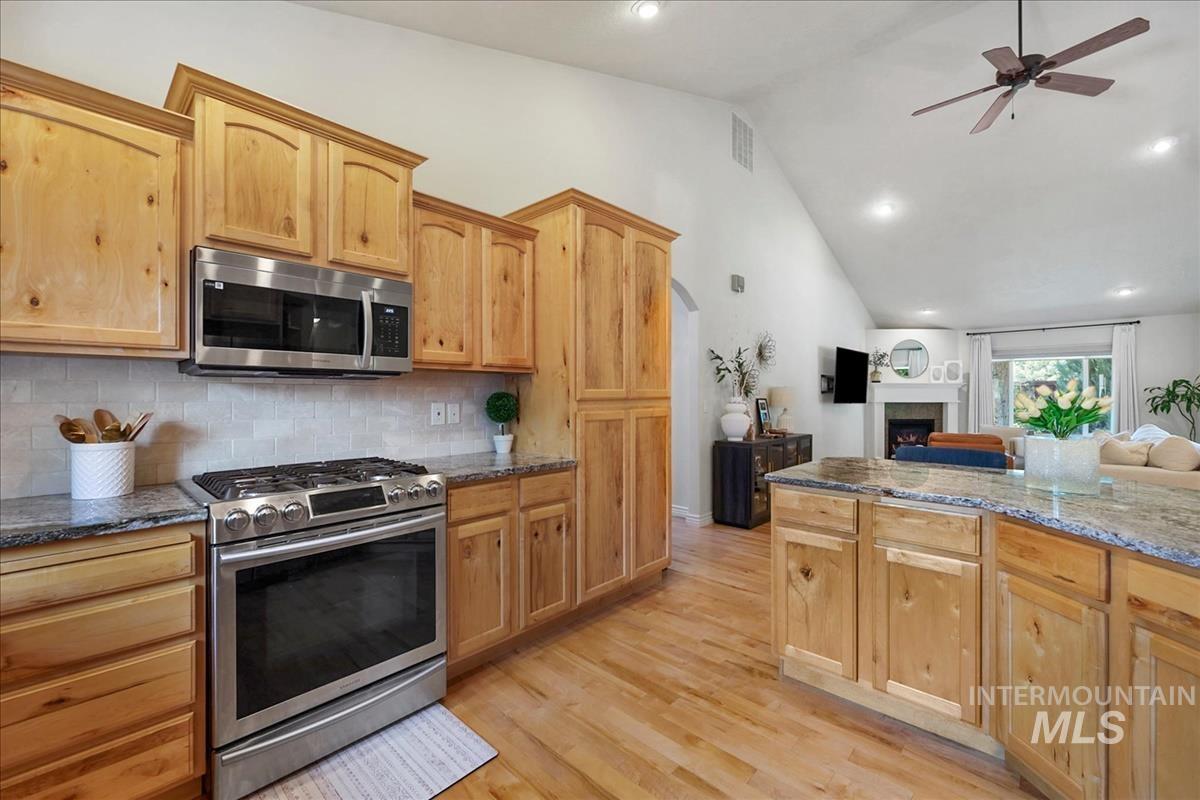16915 N Darmady Loop