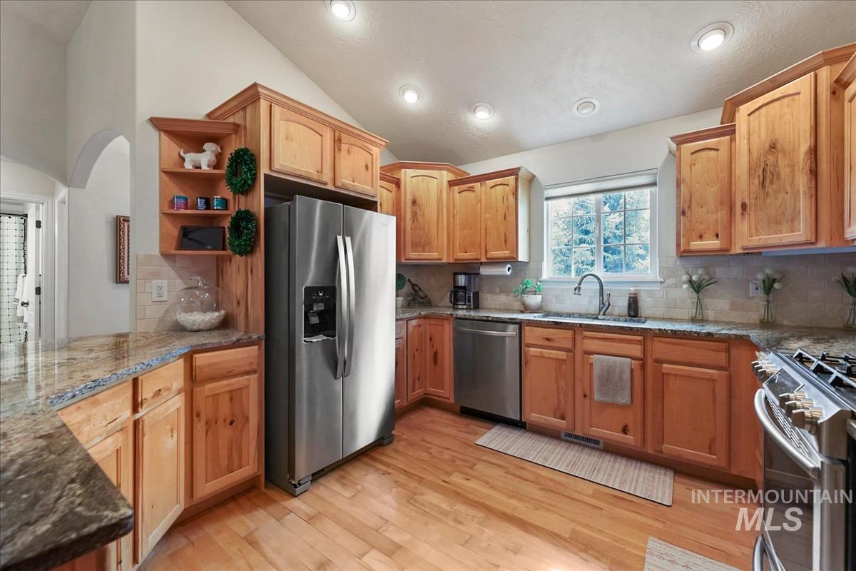 16915 N Darmady Loop