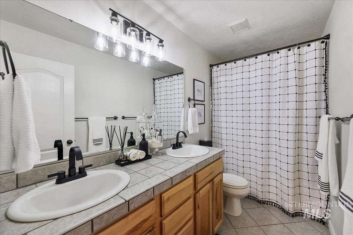16915 N Darmady Loop