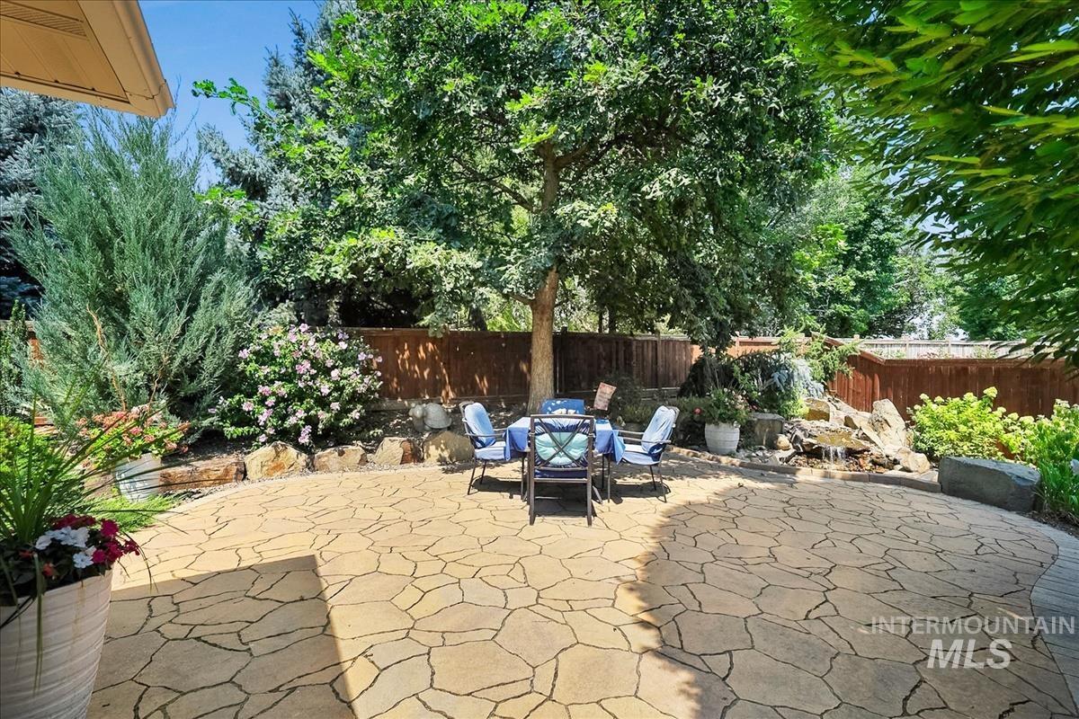 16915 N Darmady Loop