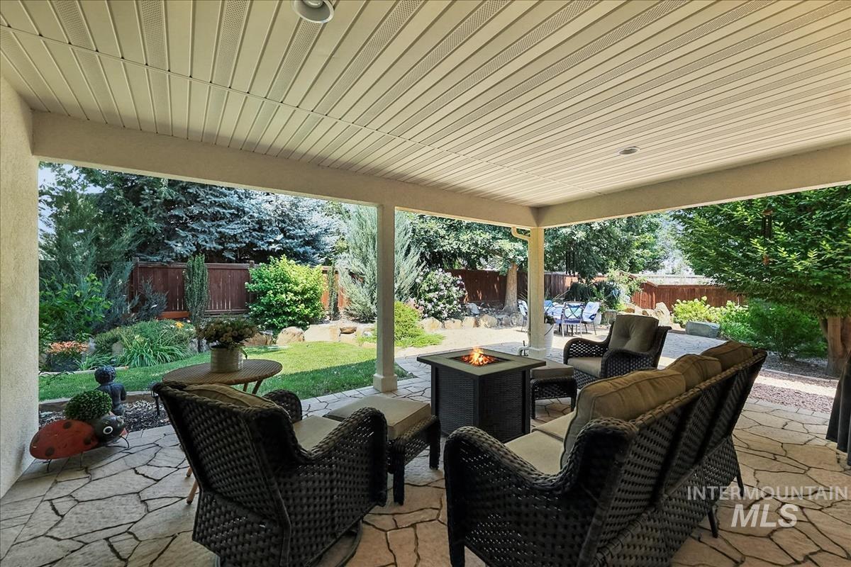 16915 N Darmady Loop
