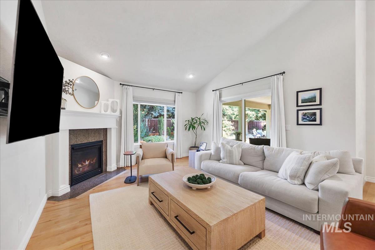 16915 N Darmady Loop