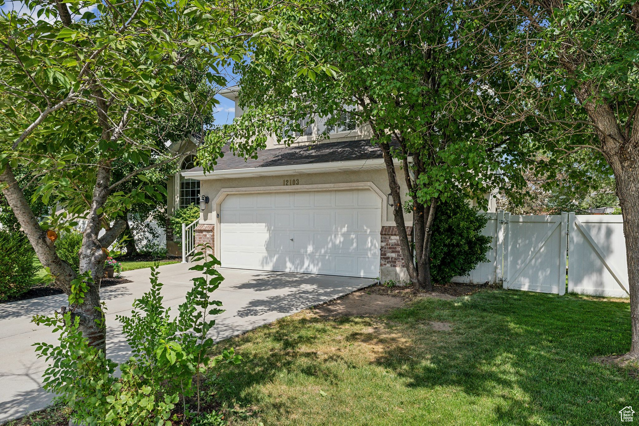 12103 S HERON RIDGE CIR