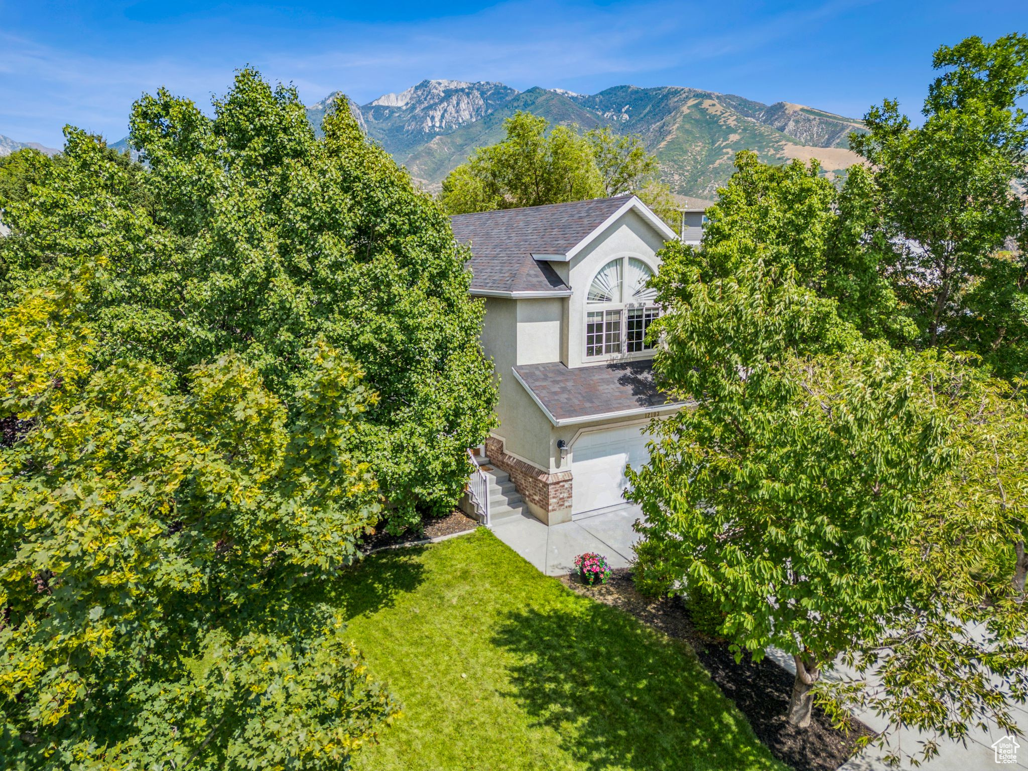 12103 S HERON RIDGE CIR