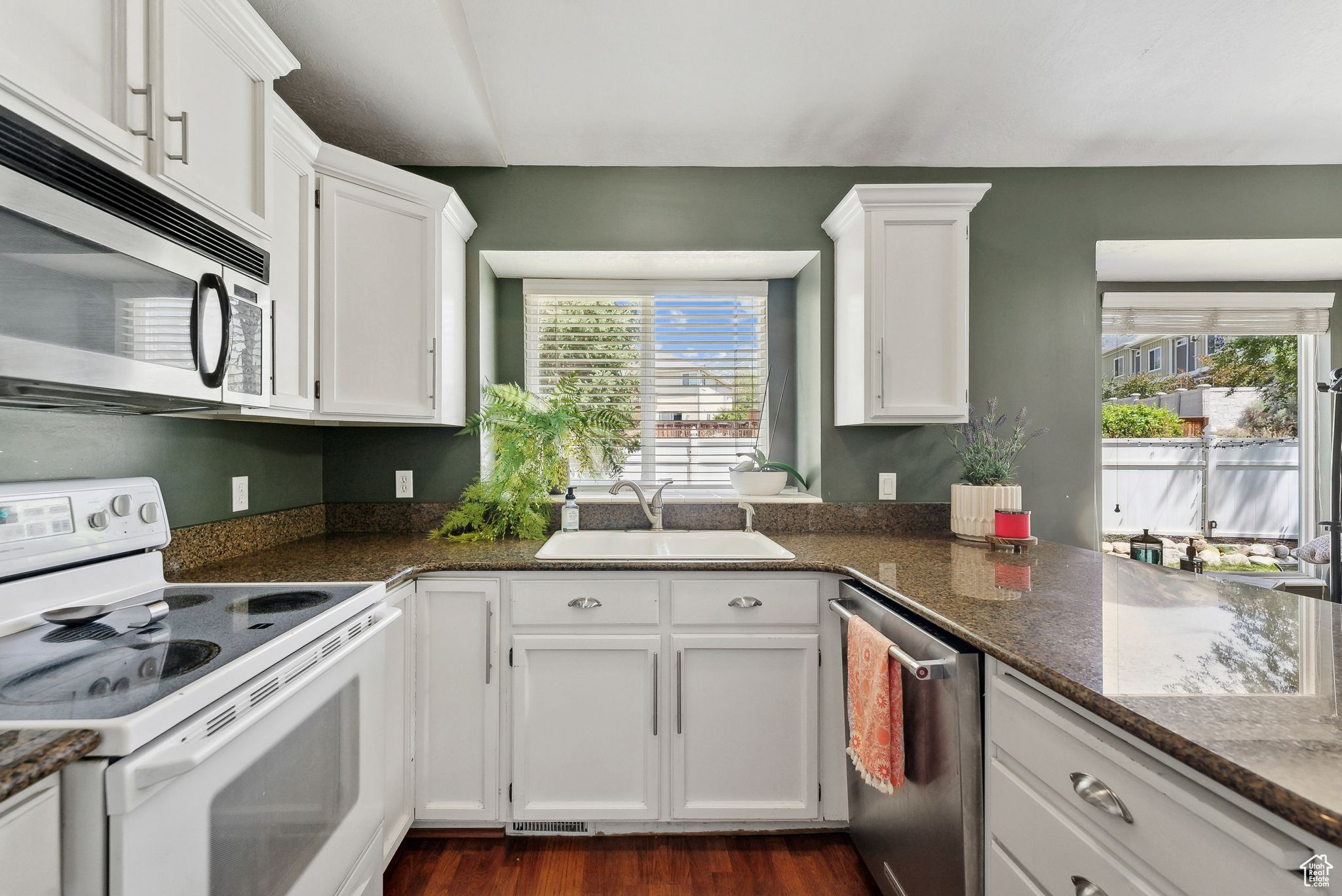 12103 S HERON RIDGE CIR