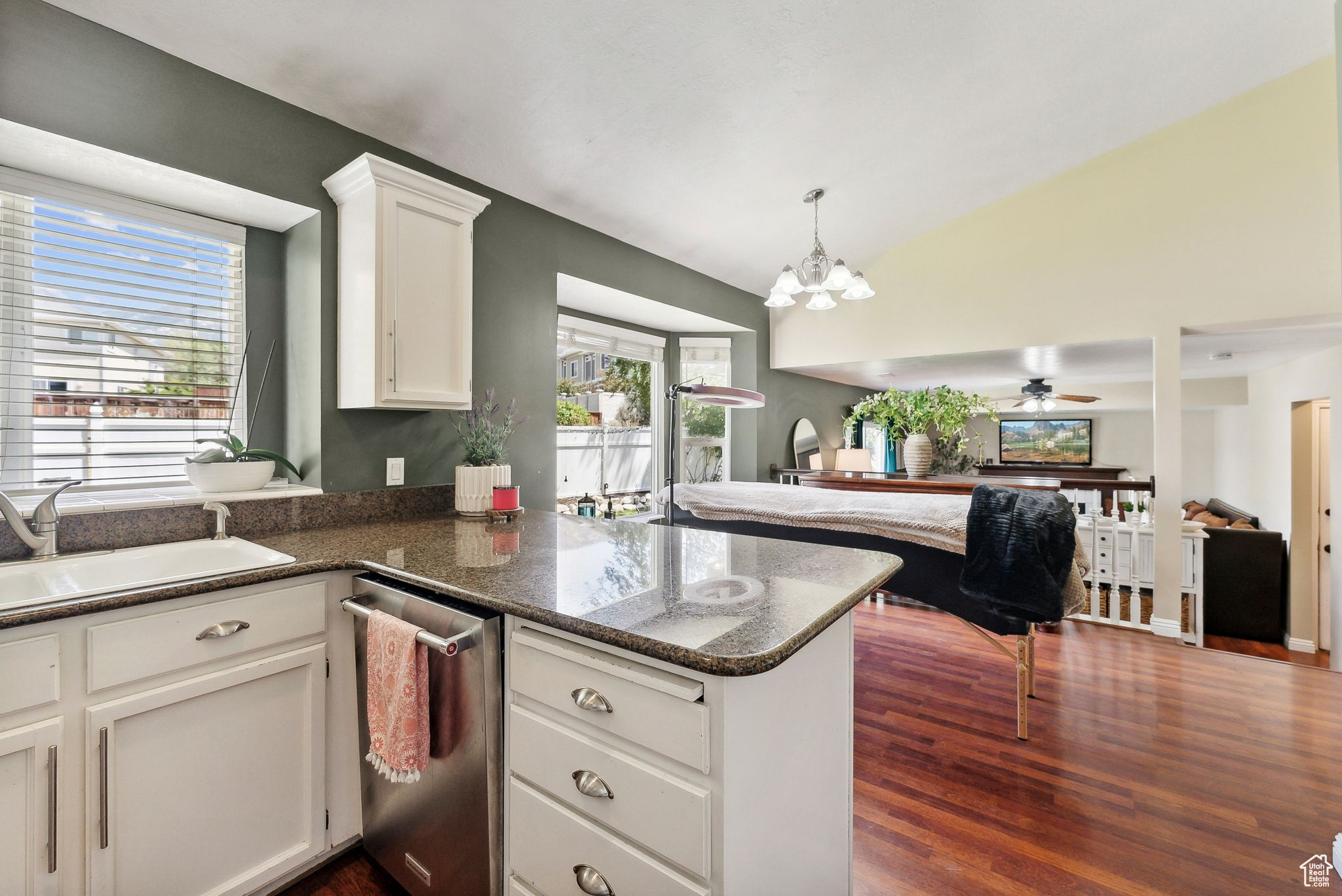 12103 S HERON RIDGE CIR
