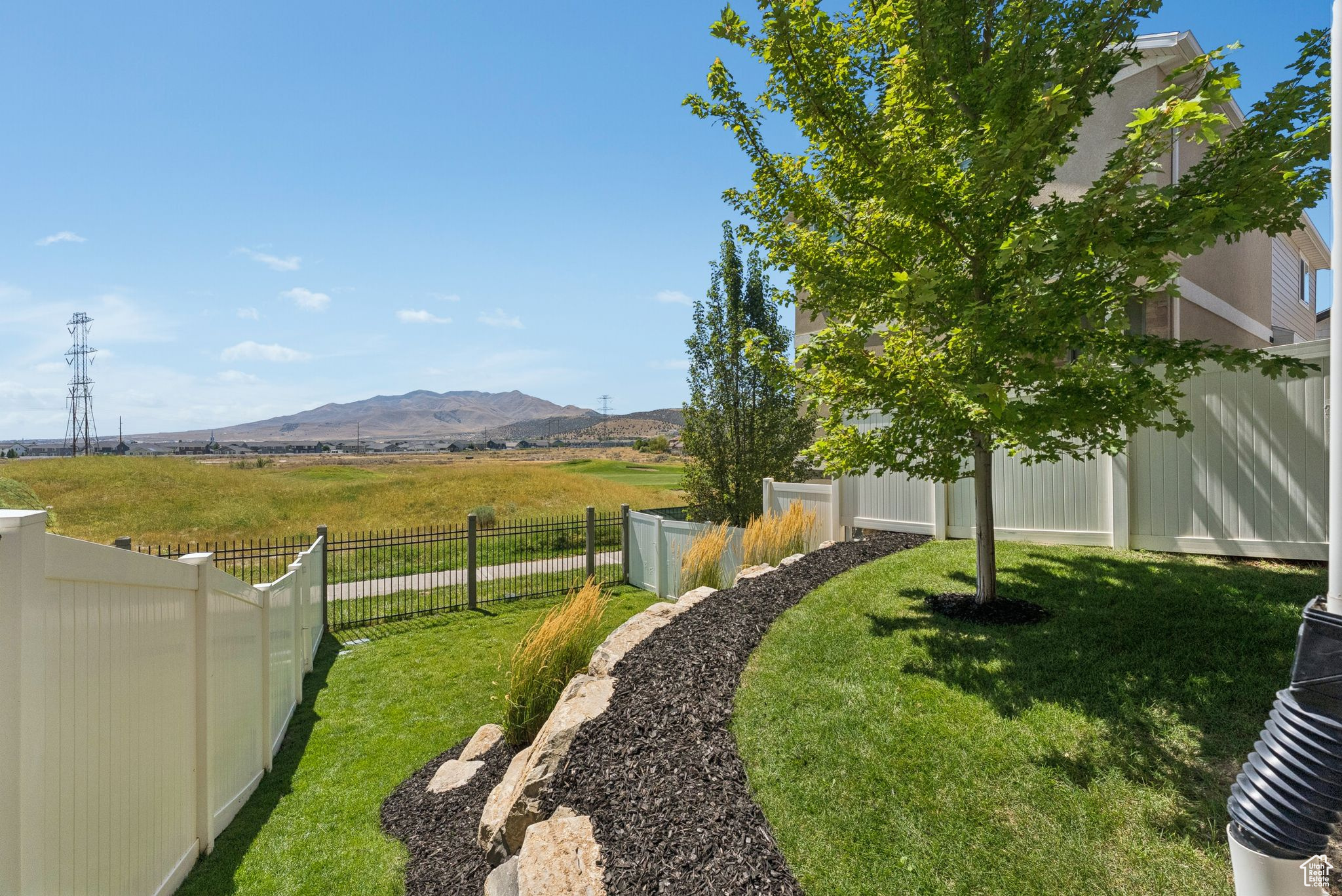 8626 N COTTONWOOD ALY