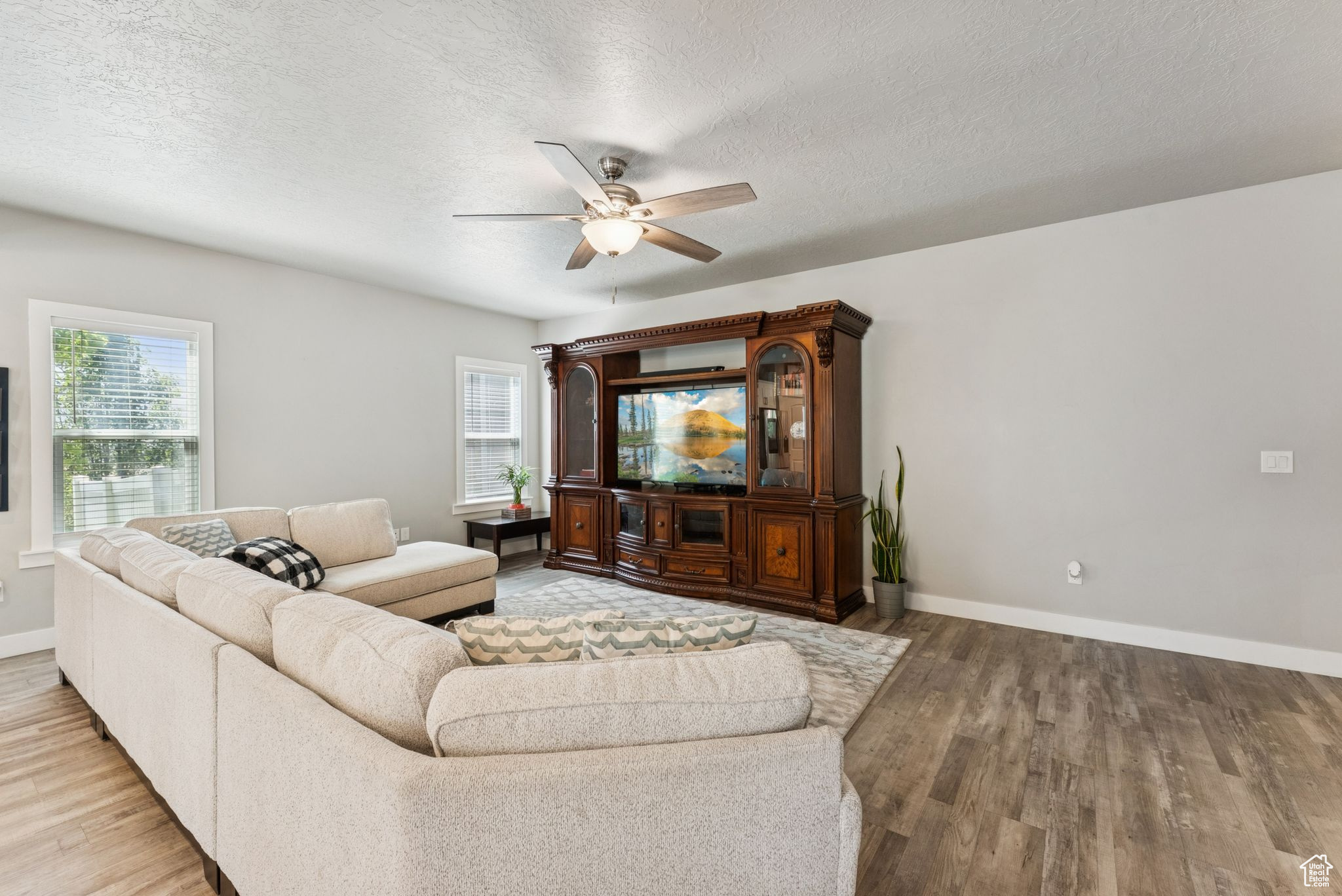 8626 N COTTONWOOD ALY