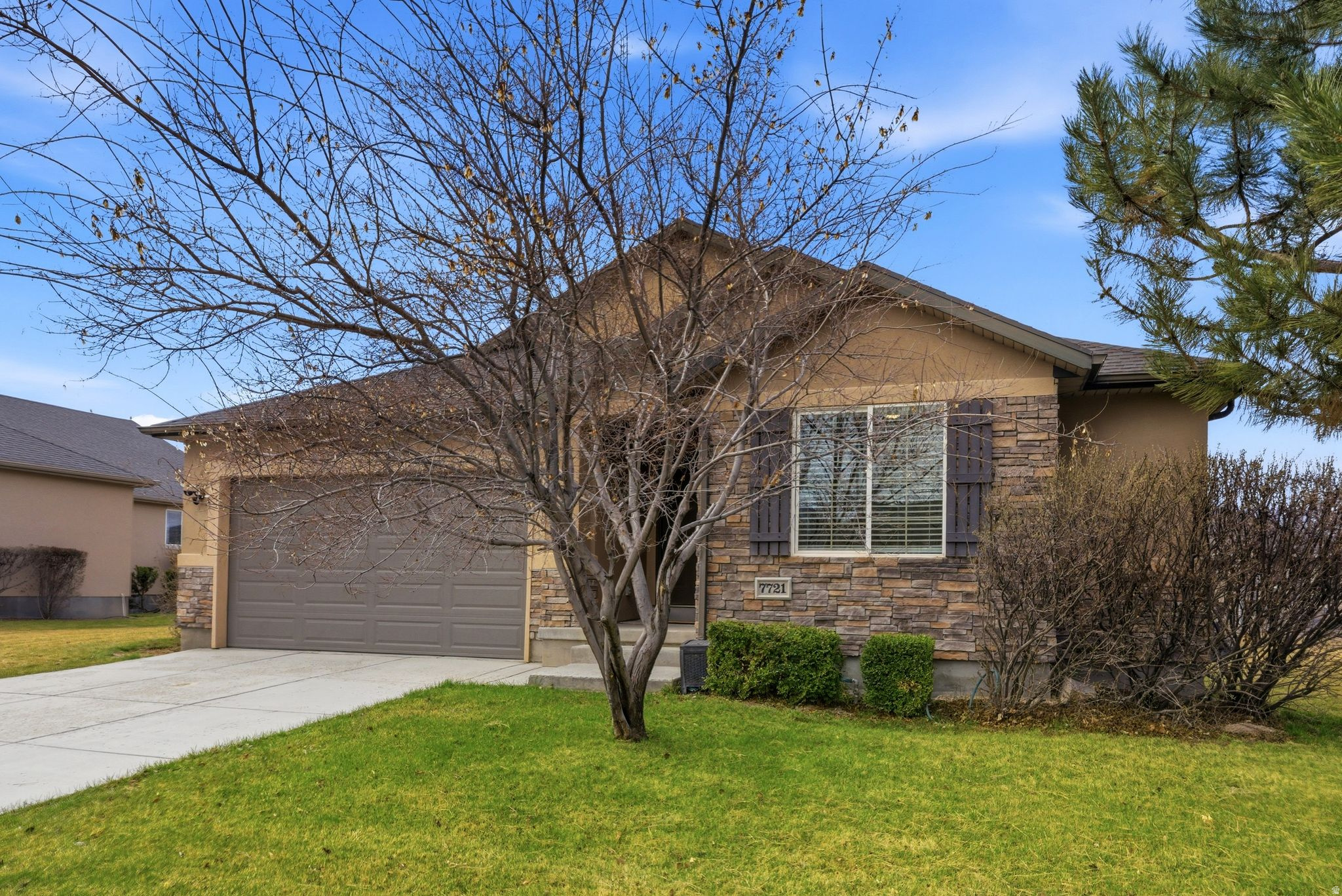 7721 N BRISTLECONE RD