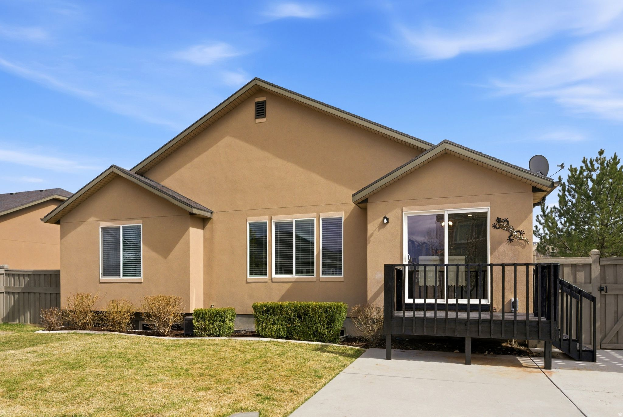 7721 N BRISTLECONE RD