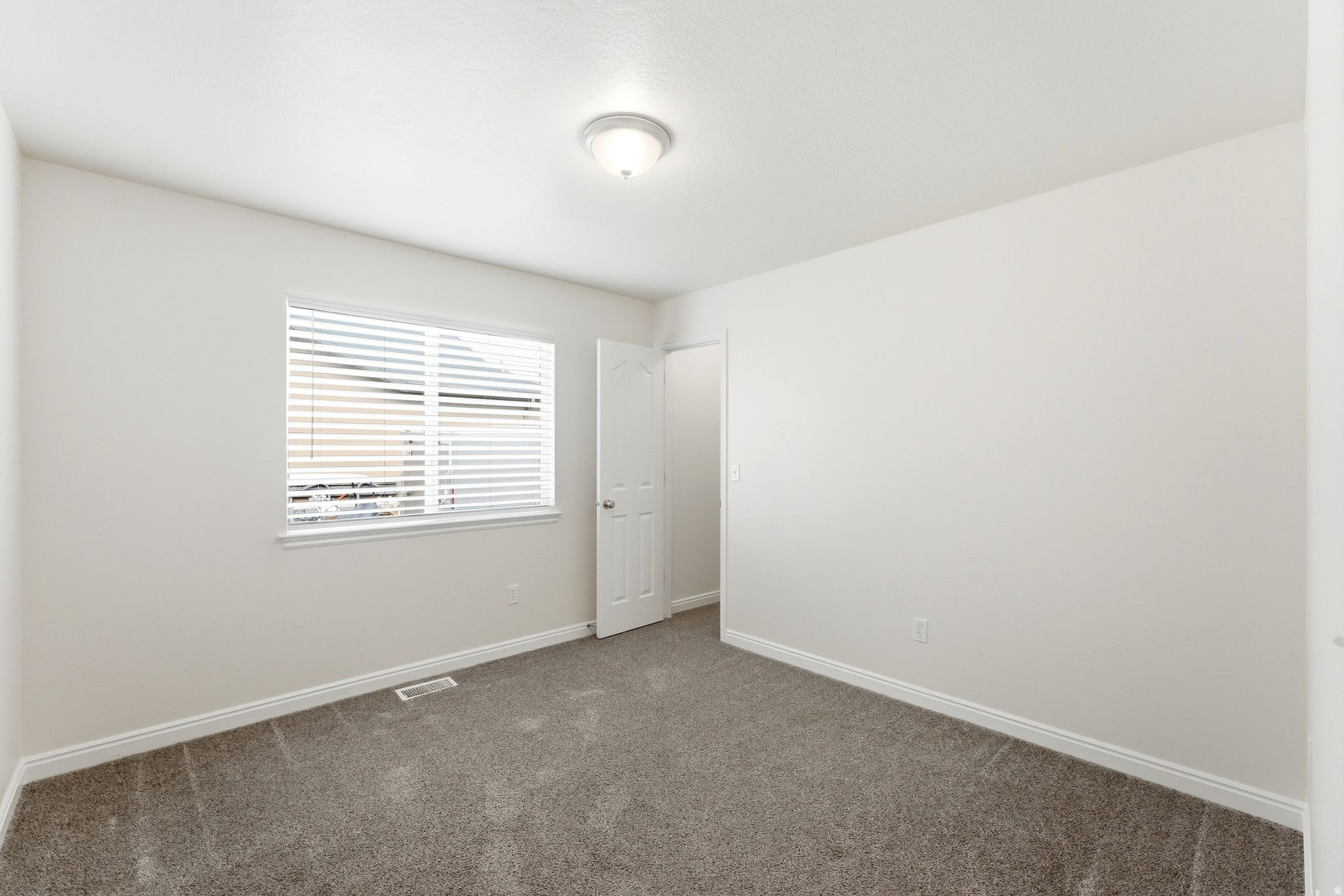 7721 N BRISTLECONE RD