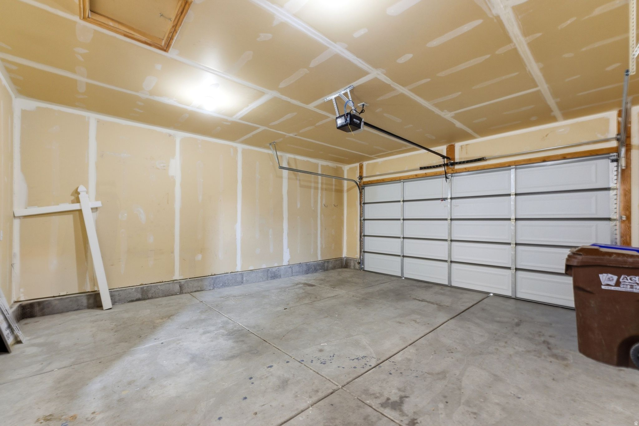 7721 N BRISTLECONE RD