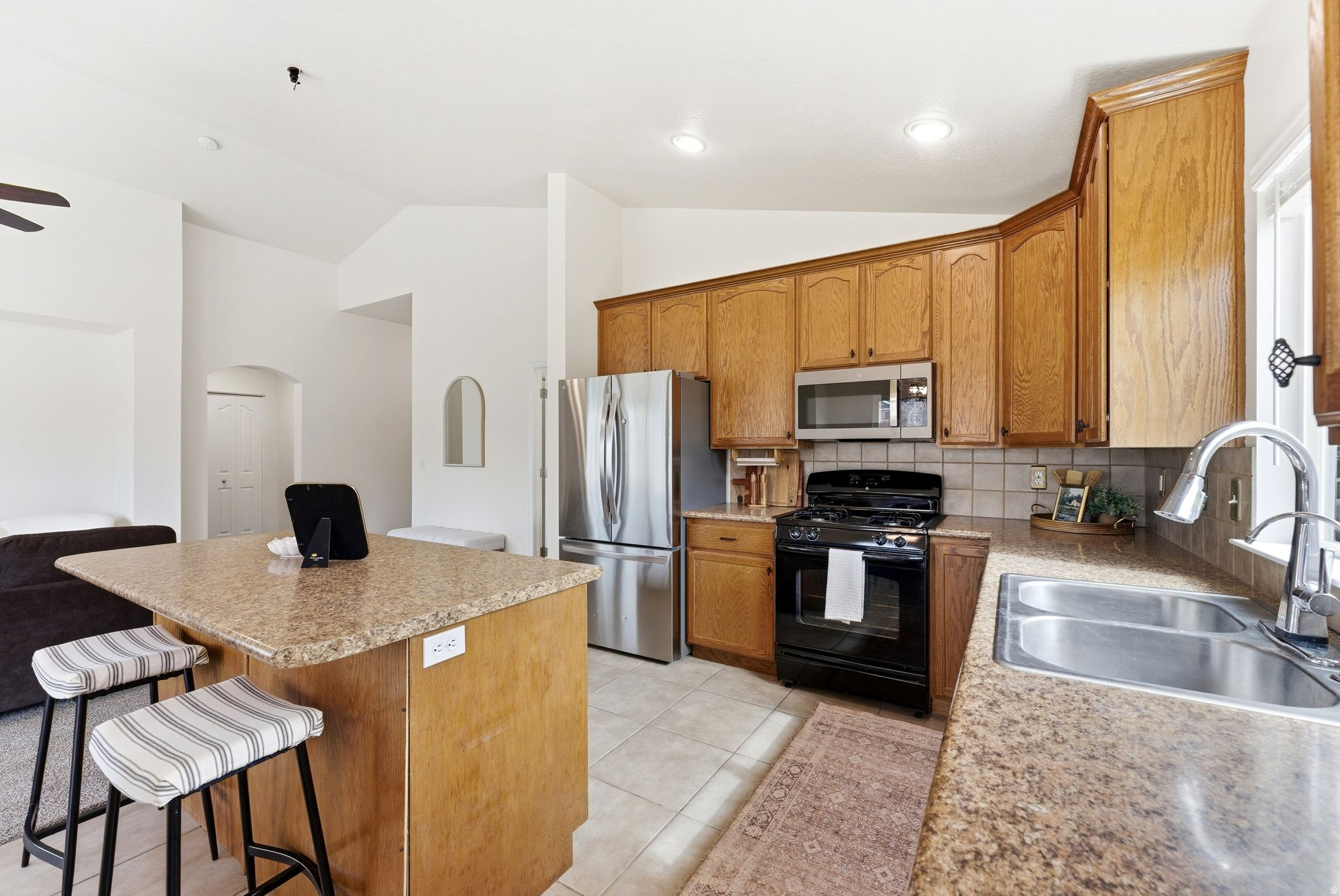 7721 N BRISTLECONE RD