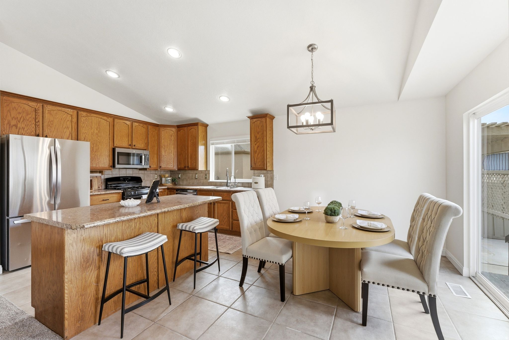 7721 N BRISTLECONE RD