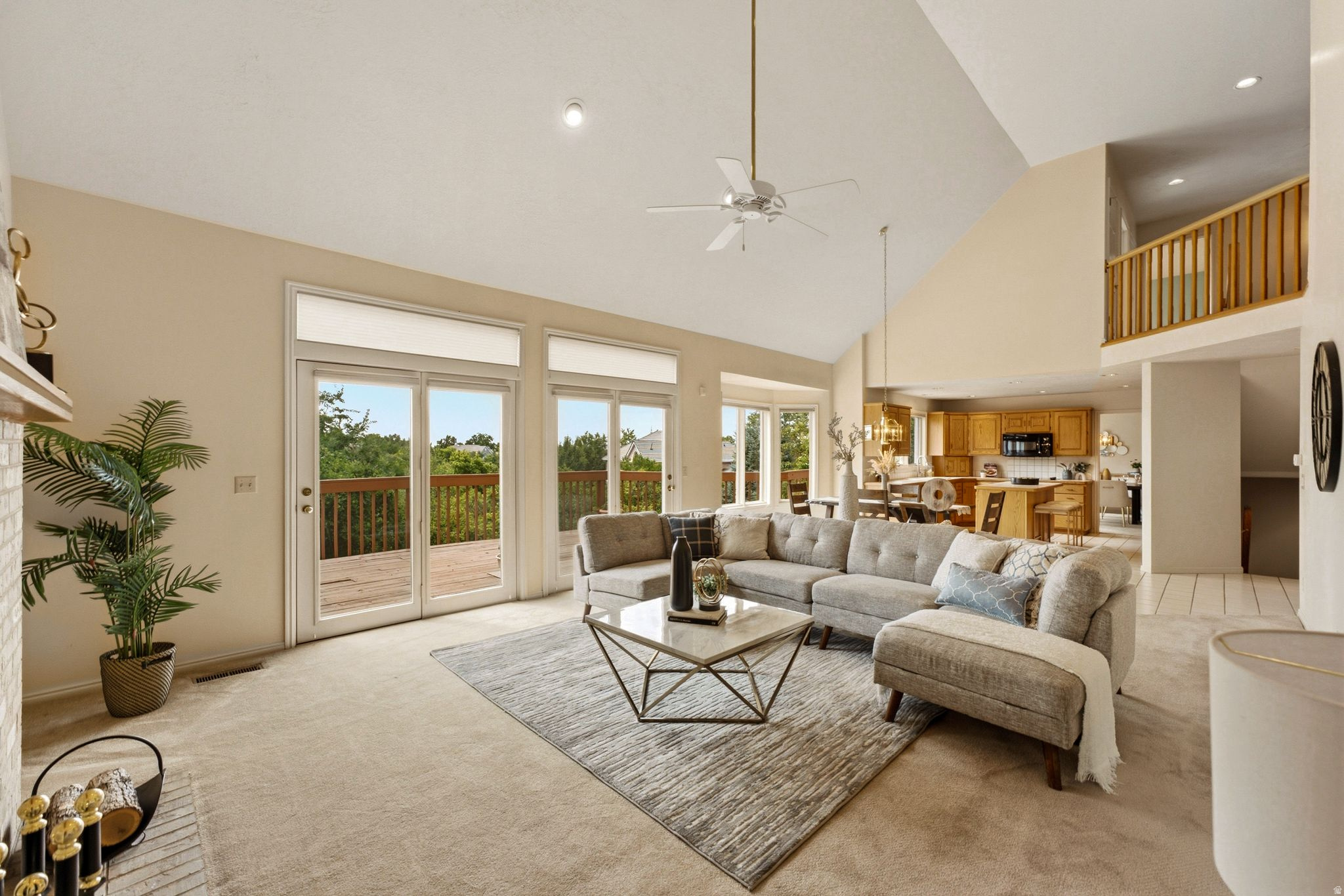 923 W WILSHIRE CT
