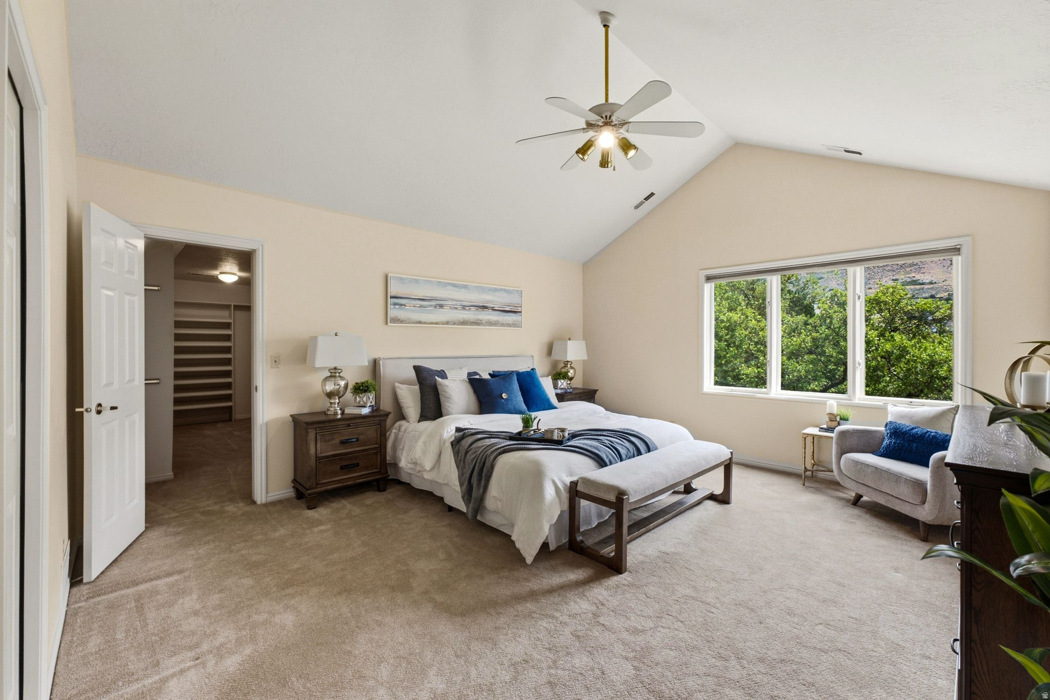 923 W WILSHIRE CT