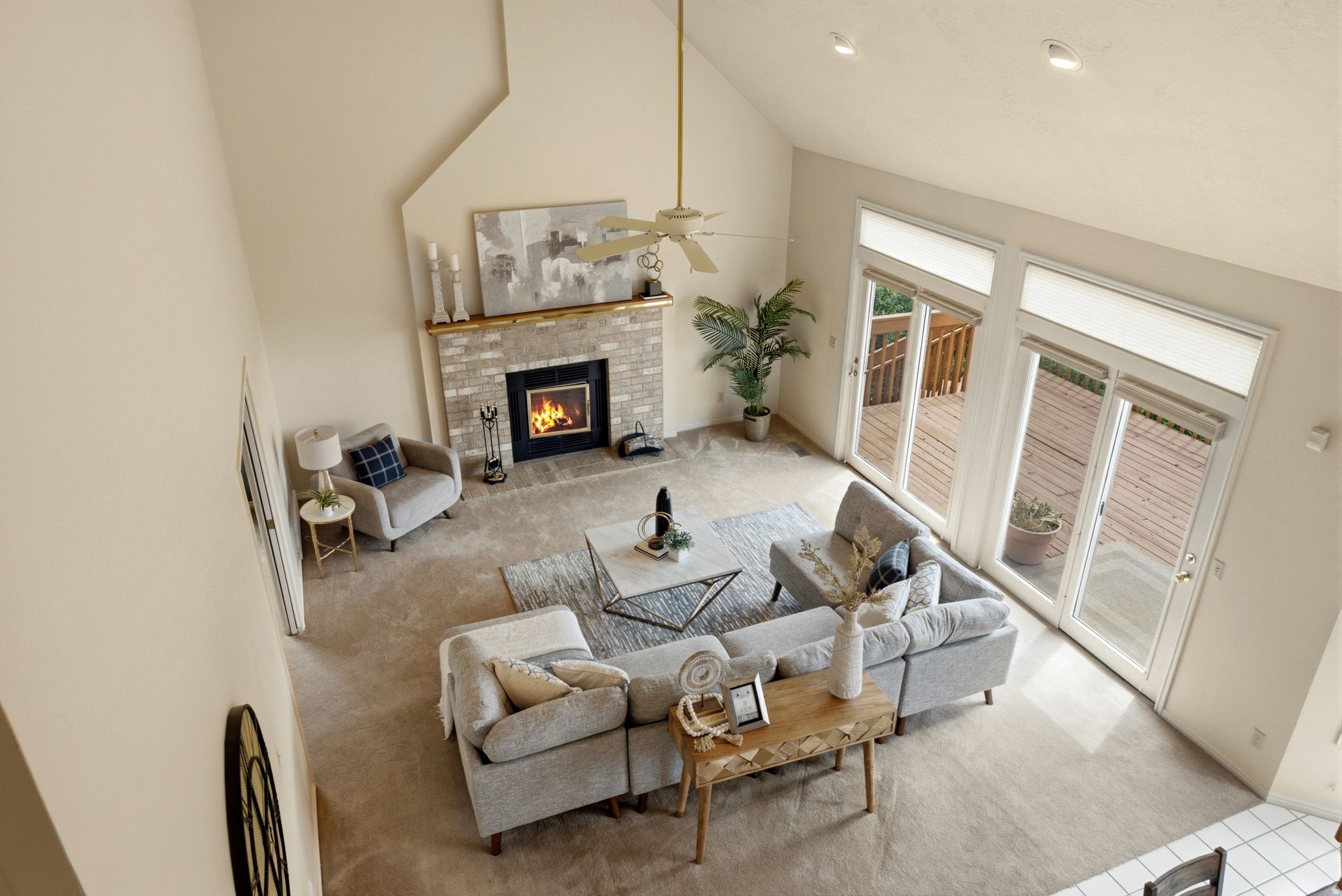 923 W WILSHIRE CT