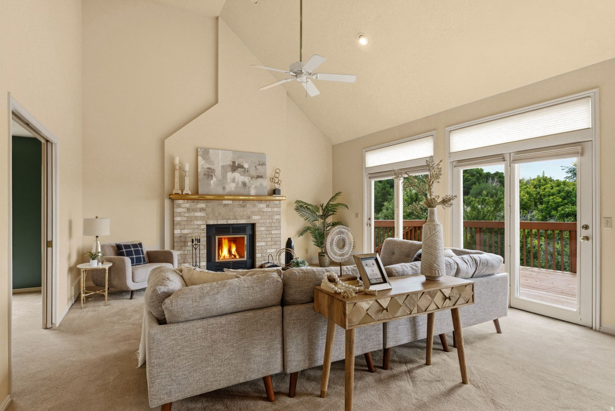 923 W WILSHIRE CT