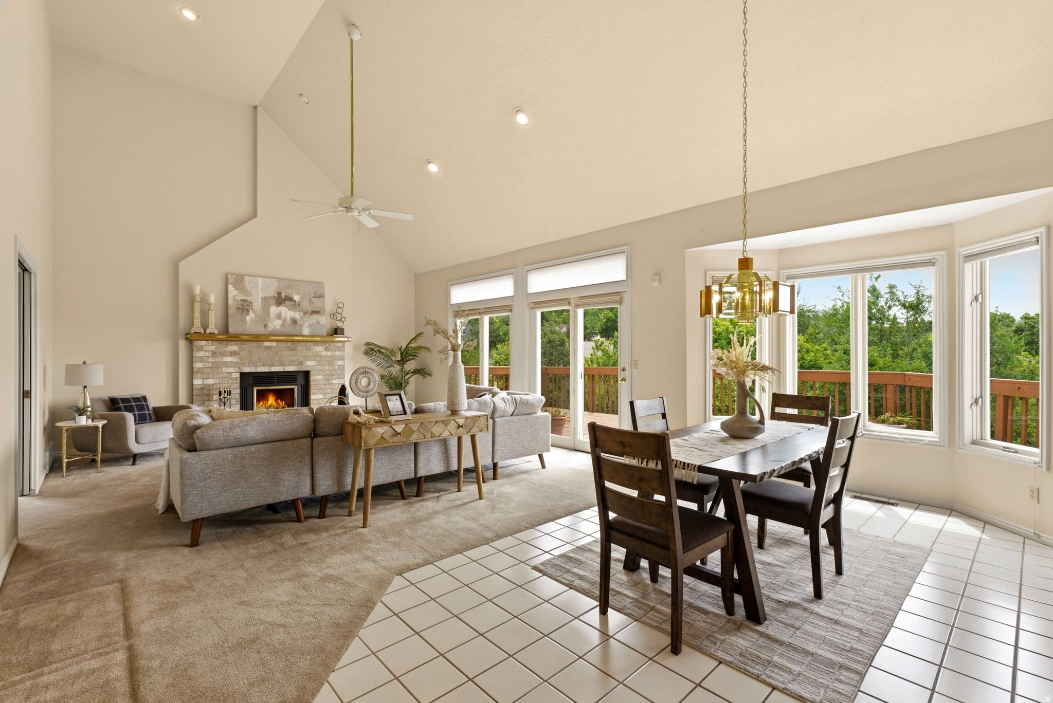 923 W WILSHIRE CT