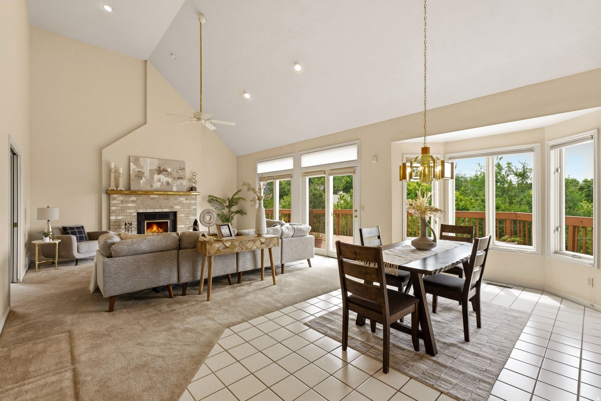 923 W WILSHIRE CT