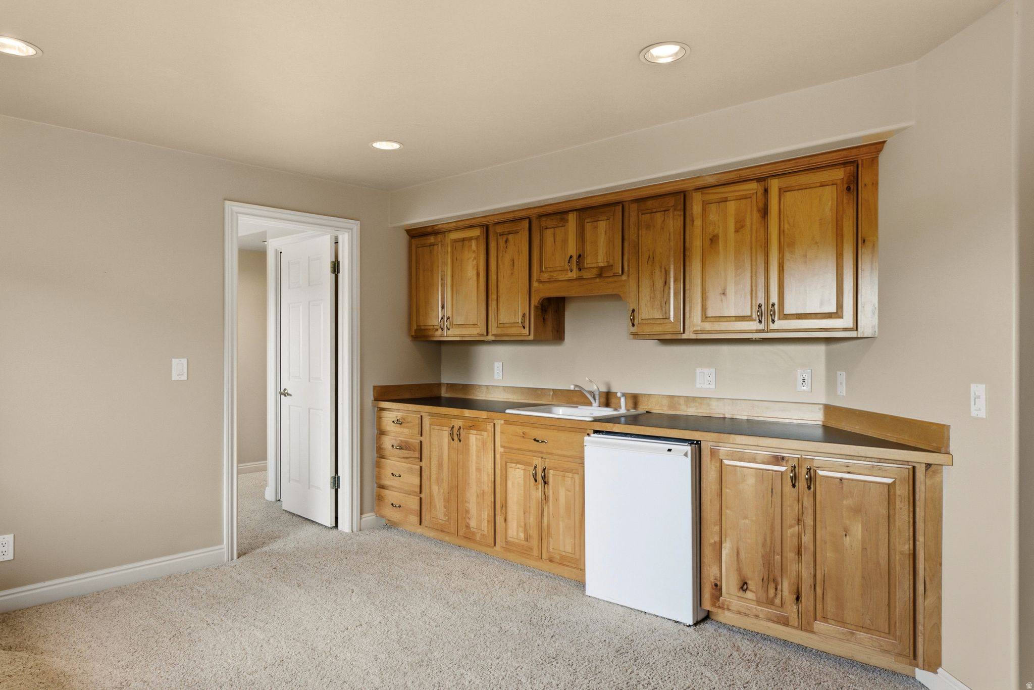 923 W WILSHIRE CT