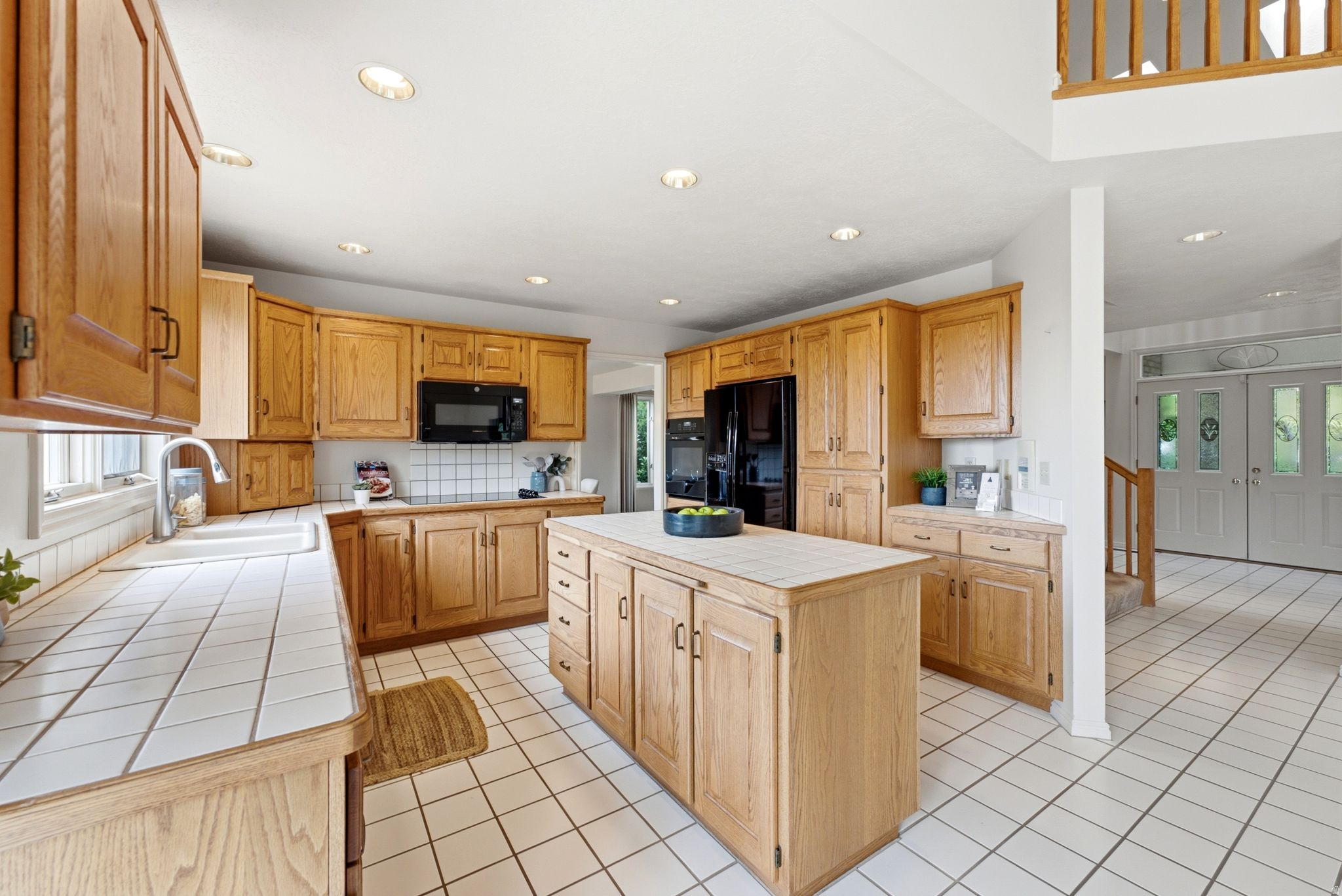 923 W WILSHIRE CT