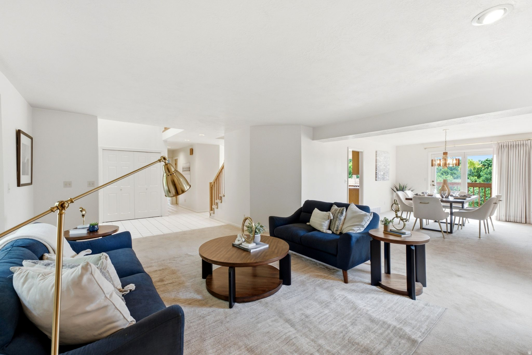 923 W WILSHIRE CT