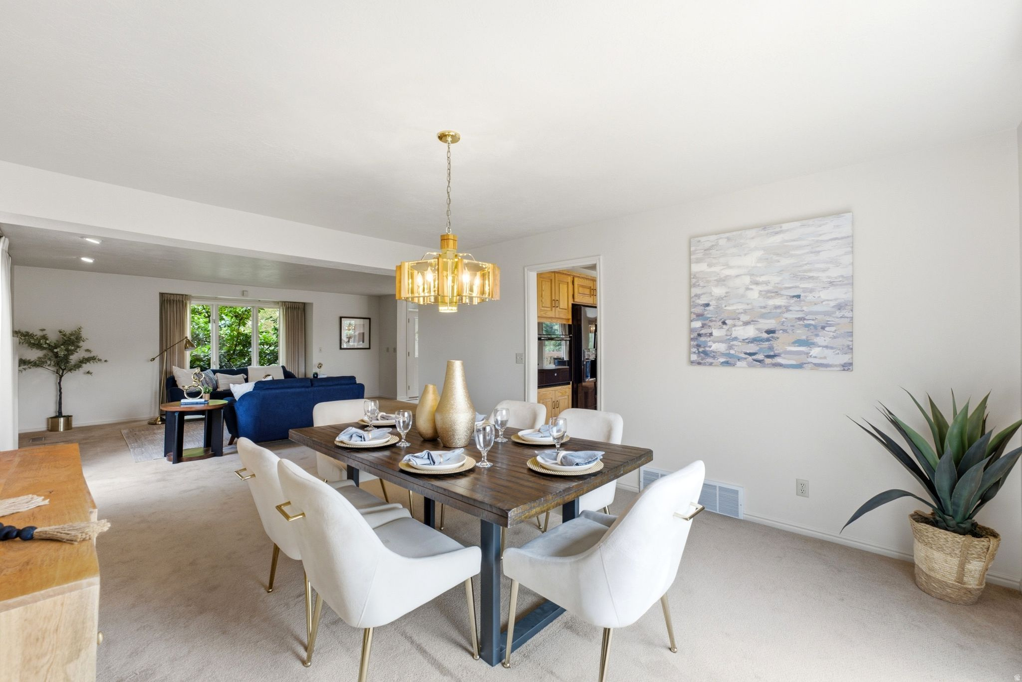 923 W WILSHIRE CT