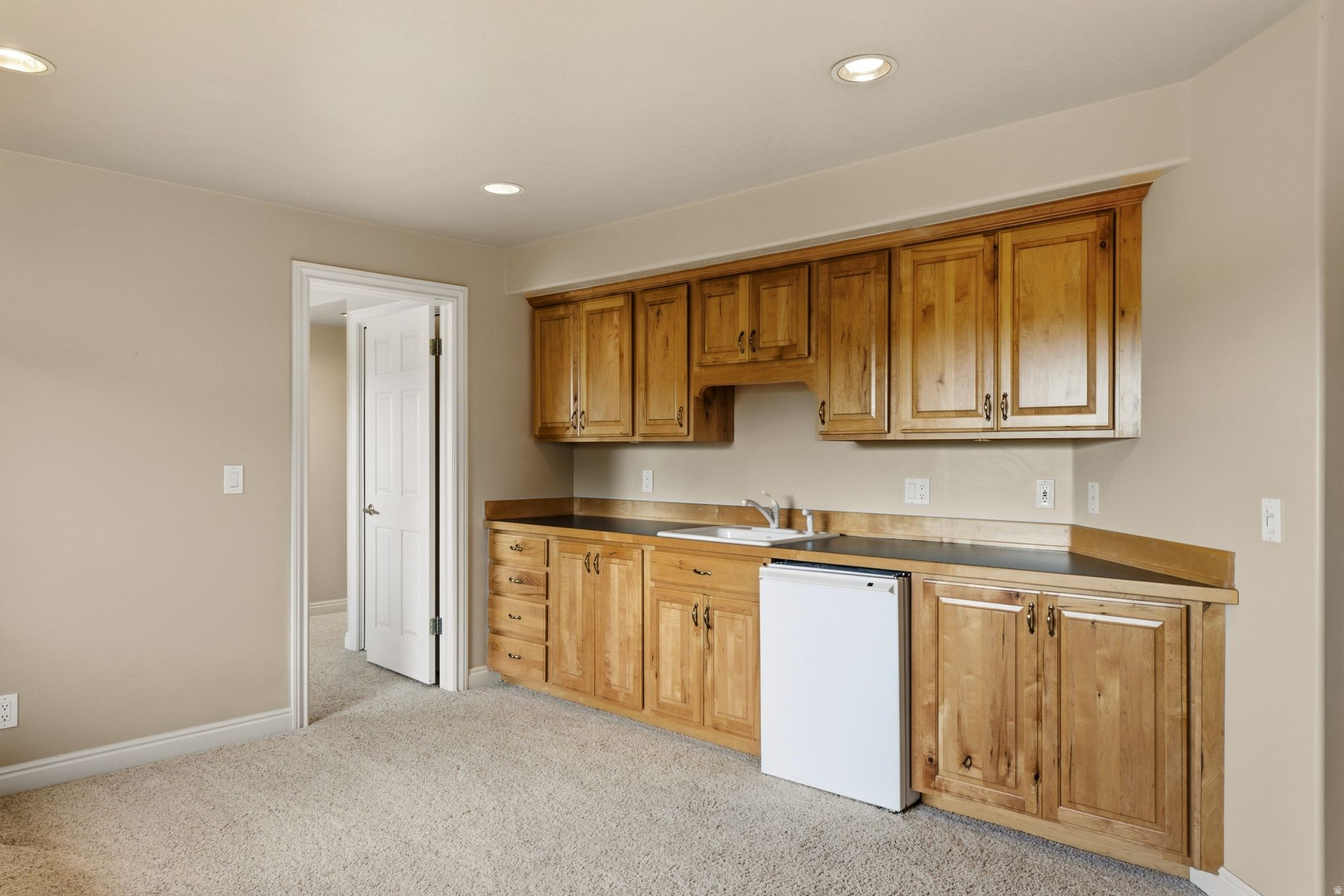 923 W WILSHIRE CT