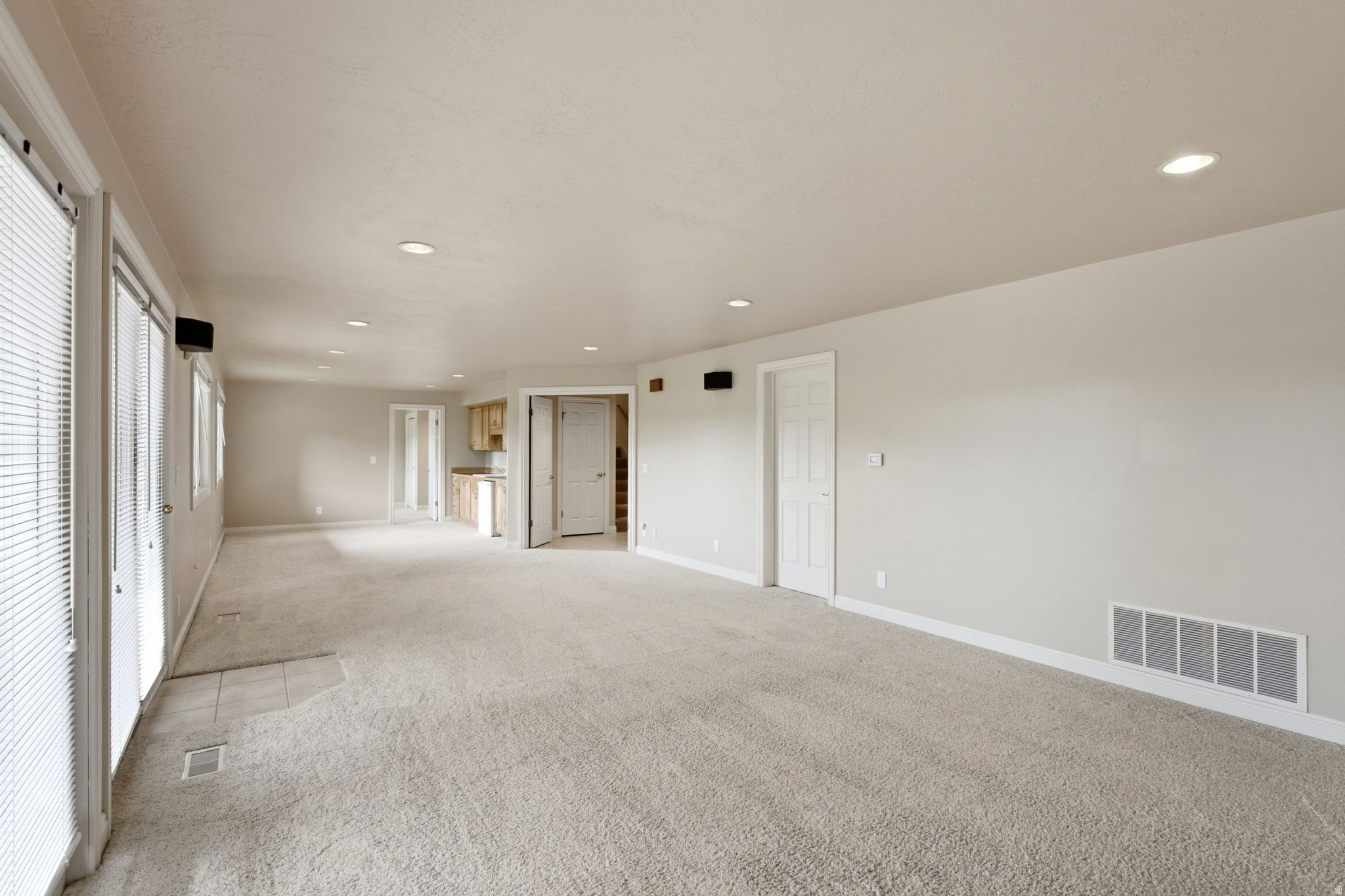 923 W WILSHIRE CT