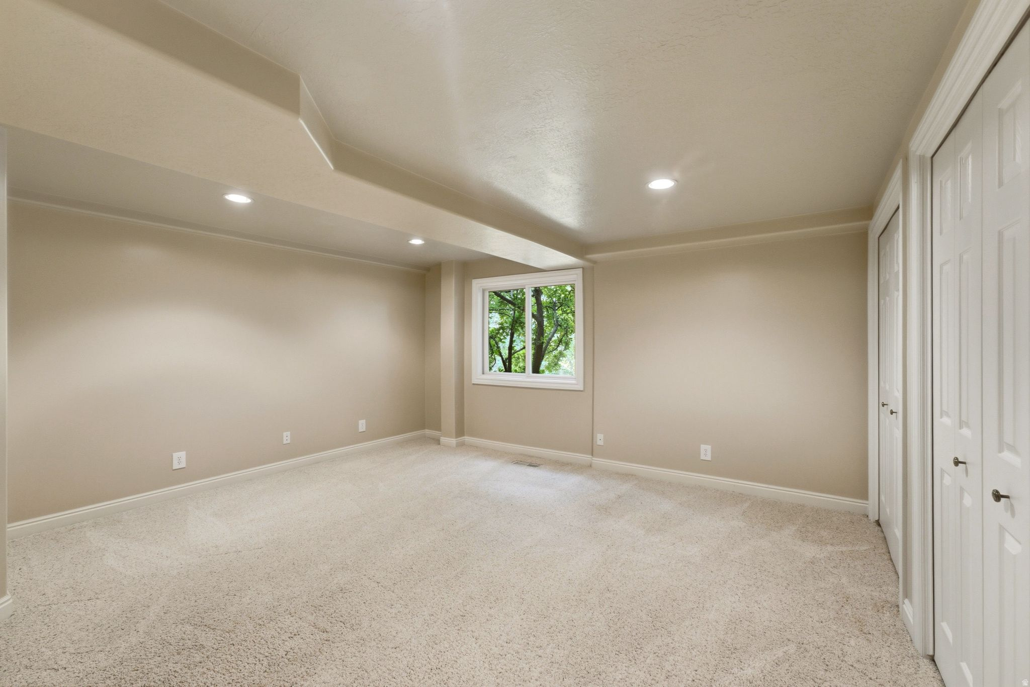 923 W WILSHIRE CT