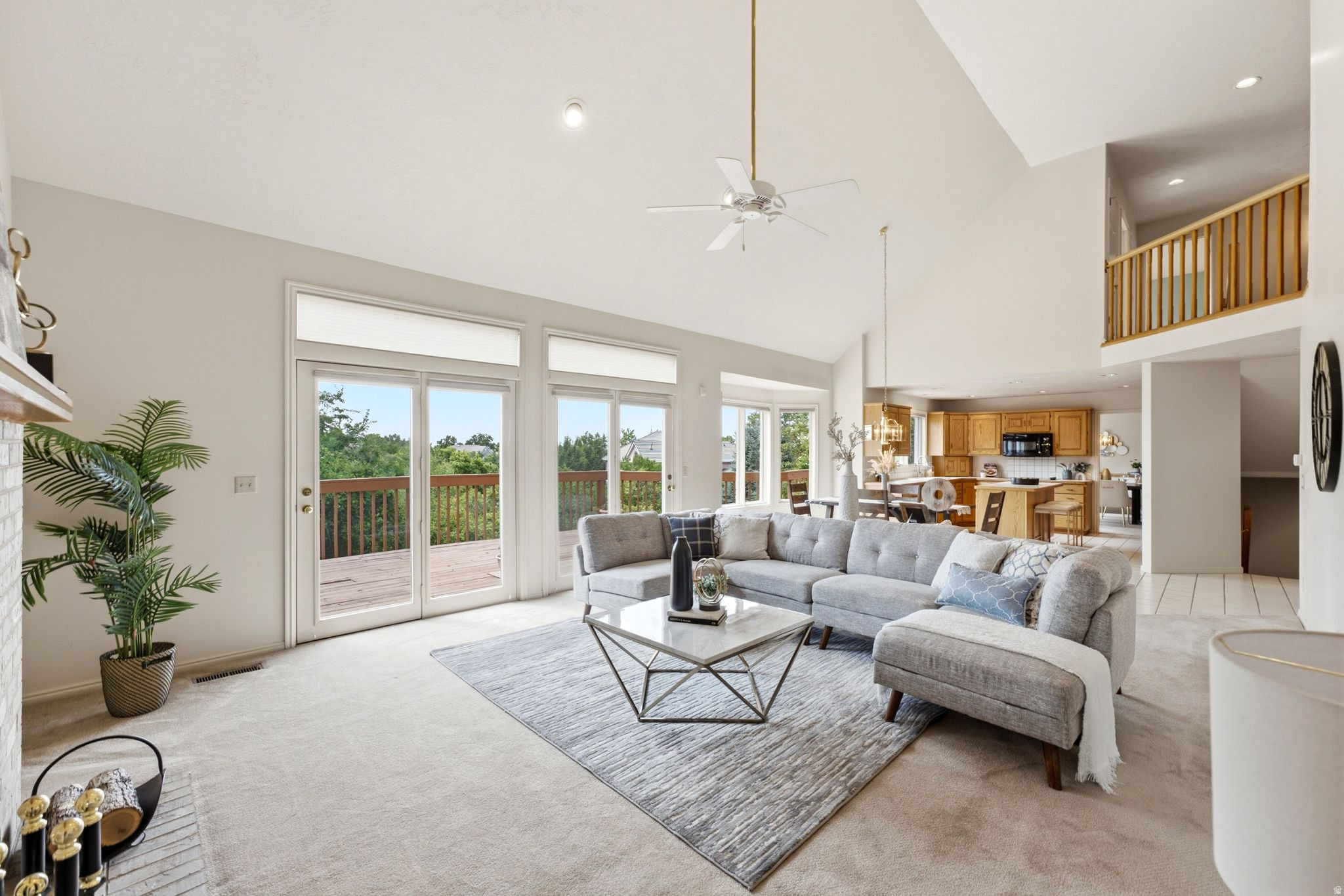 923 W WILSHIRE CT