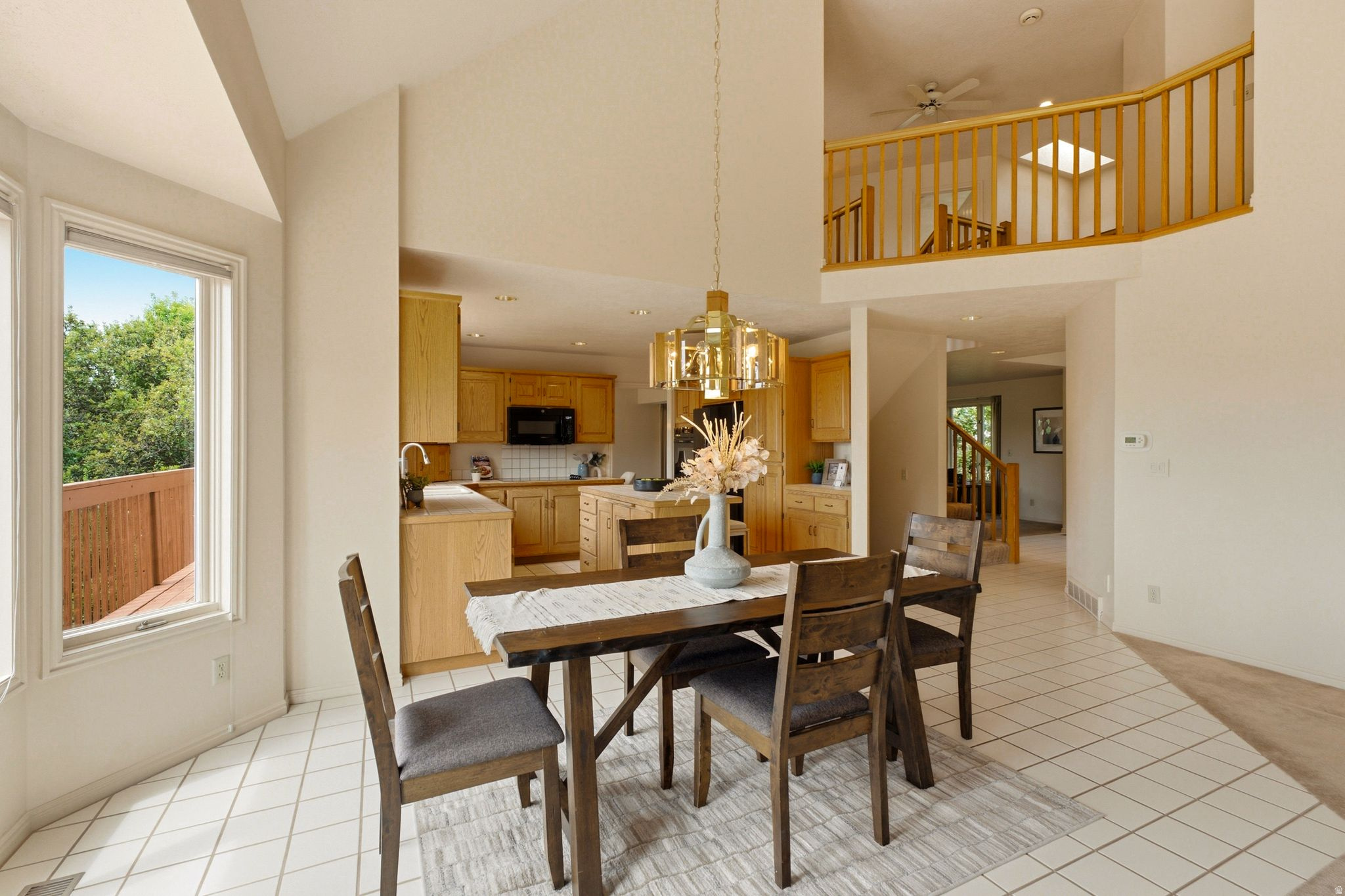 923 W WILSHIRE CT