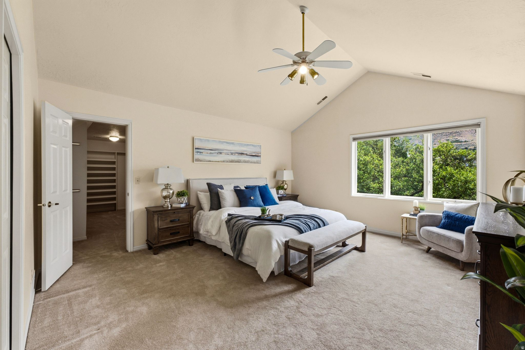 923 W WILSHIRE CT