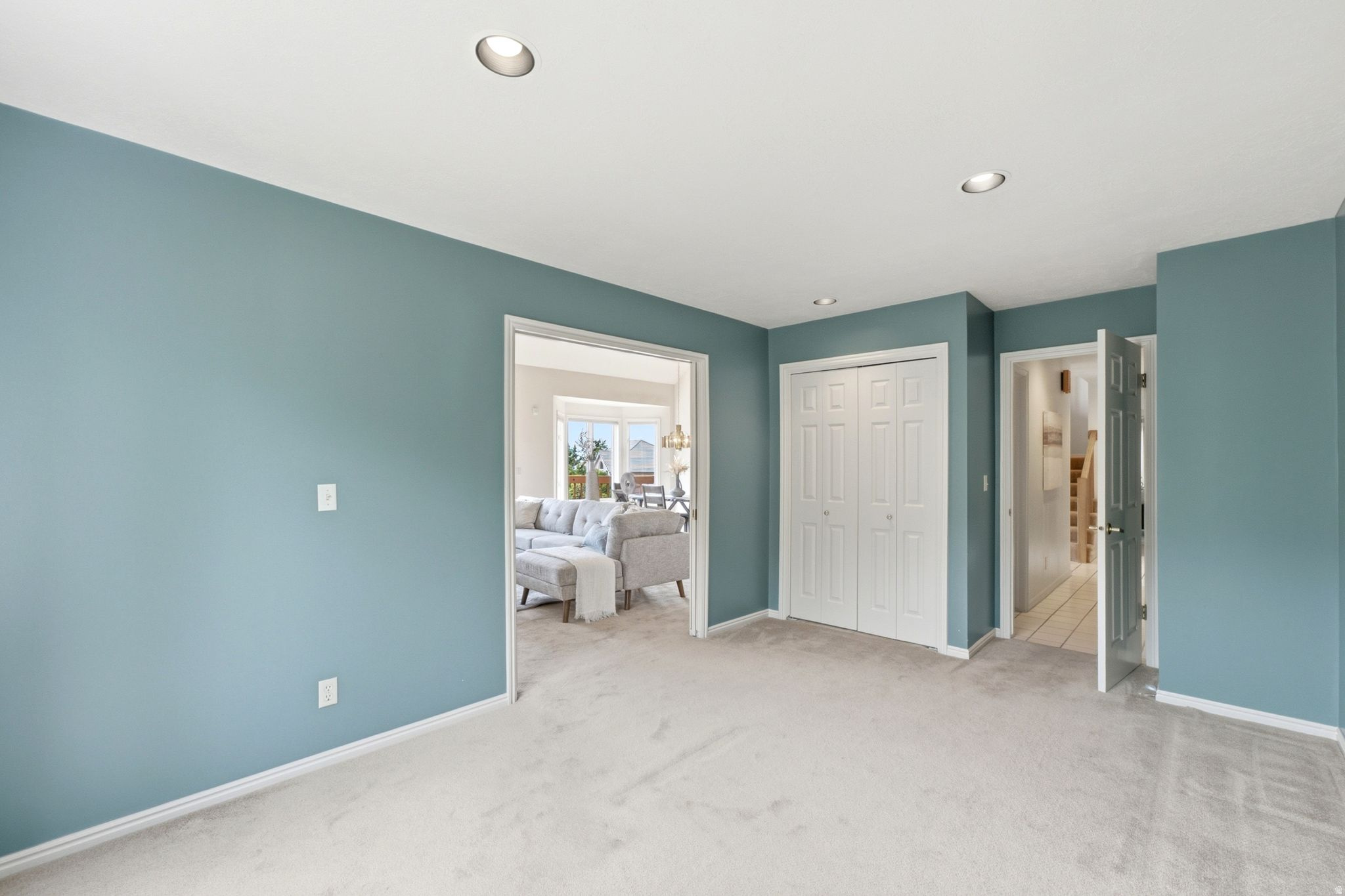 923 W WILSHIRE CT