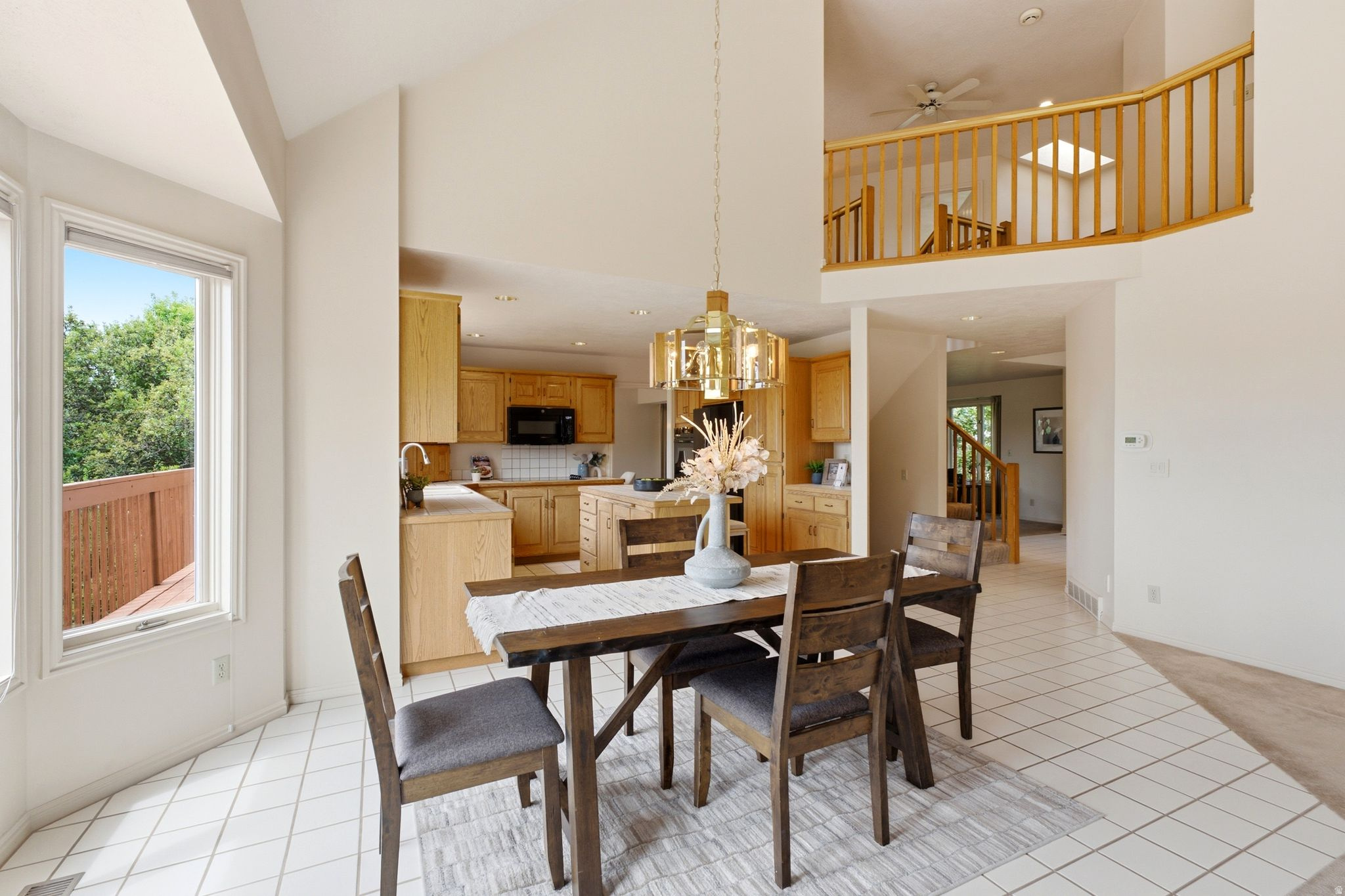923 W WILSHIRE CT