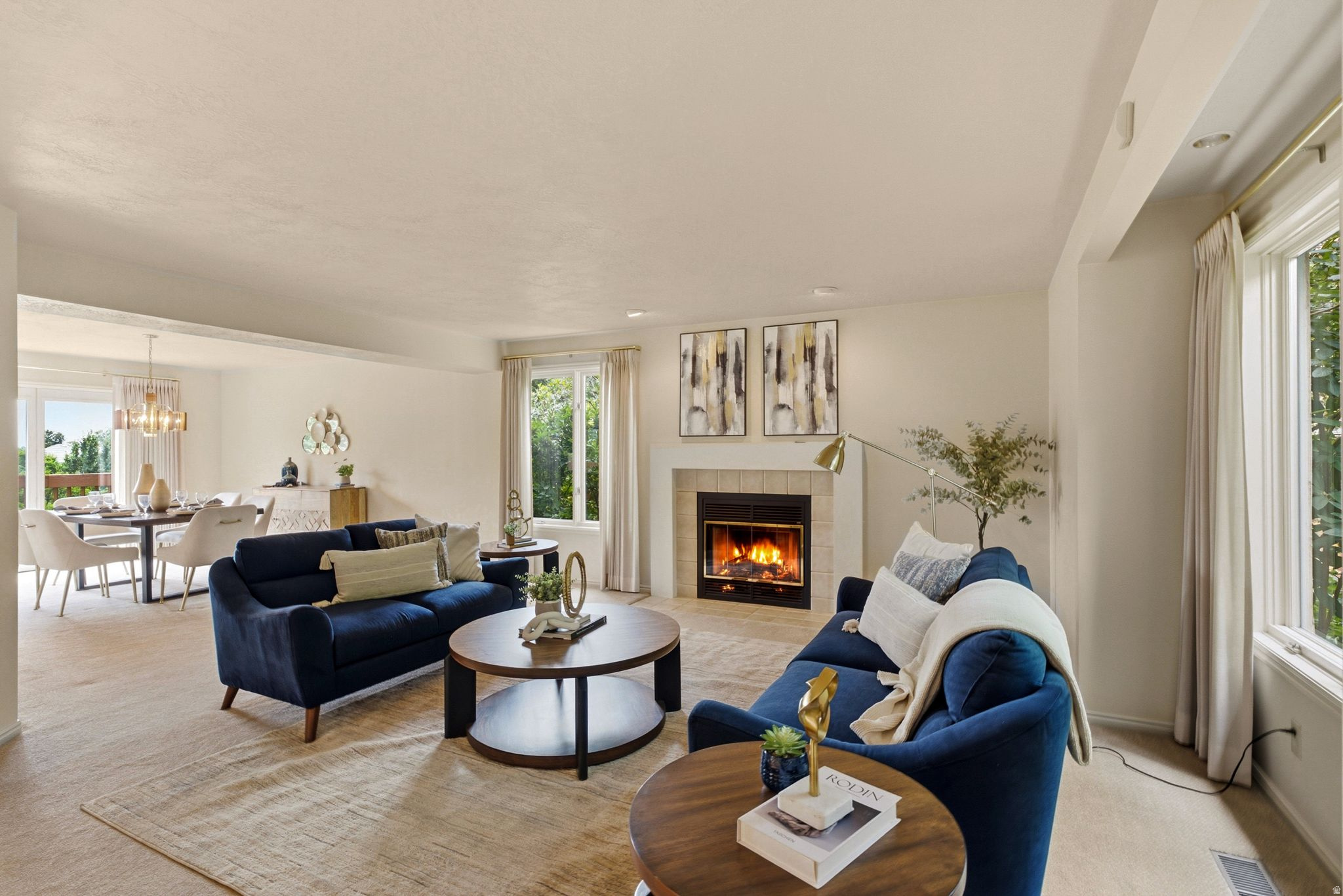 923 W WILSHIRE CT