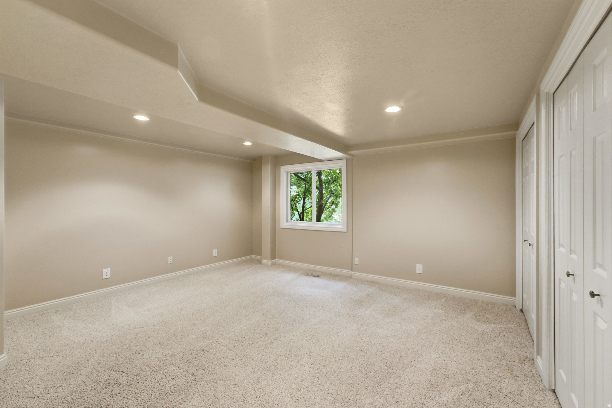 923 W WILSHIRE CT