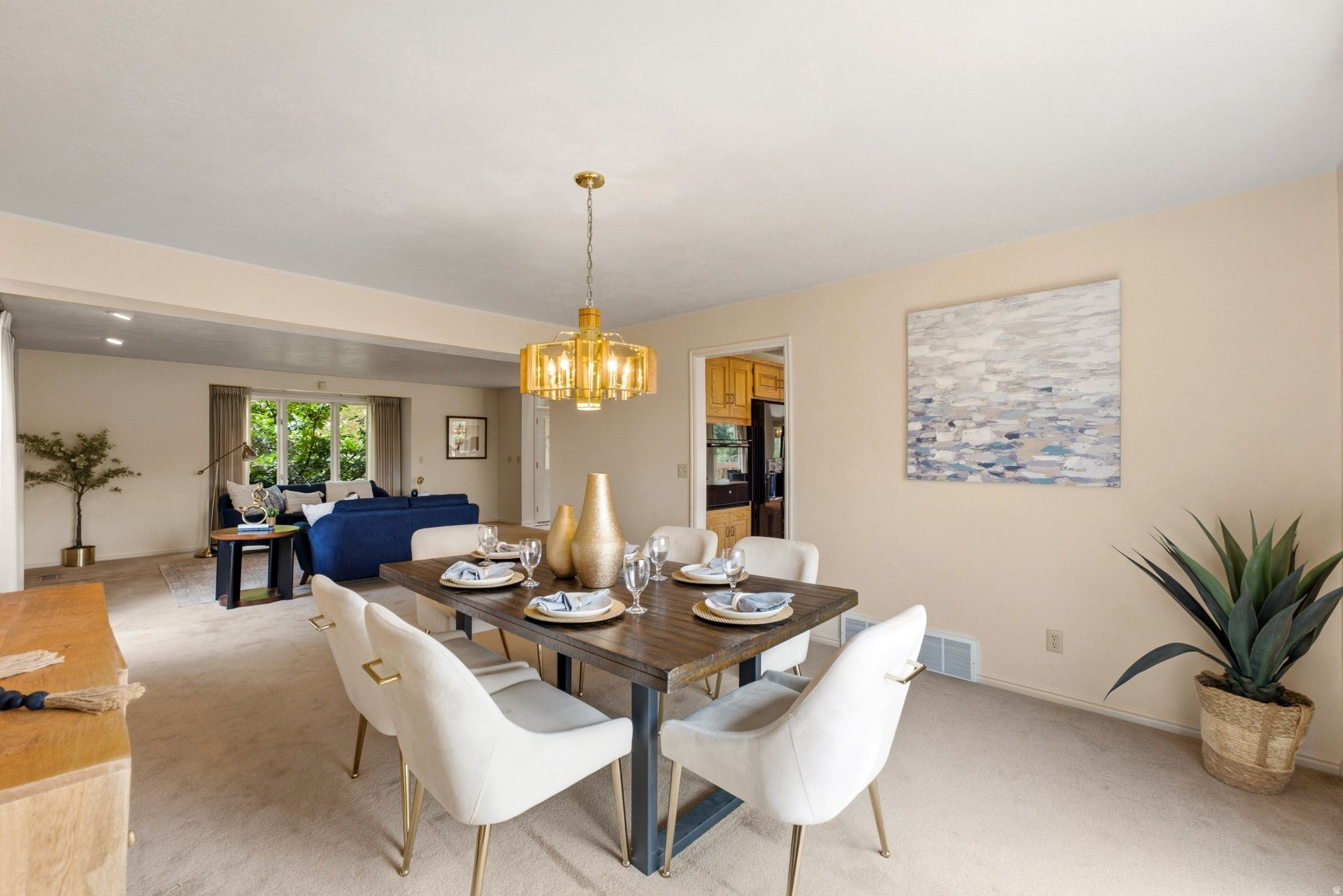 923 W WILSHIRE CT