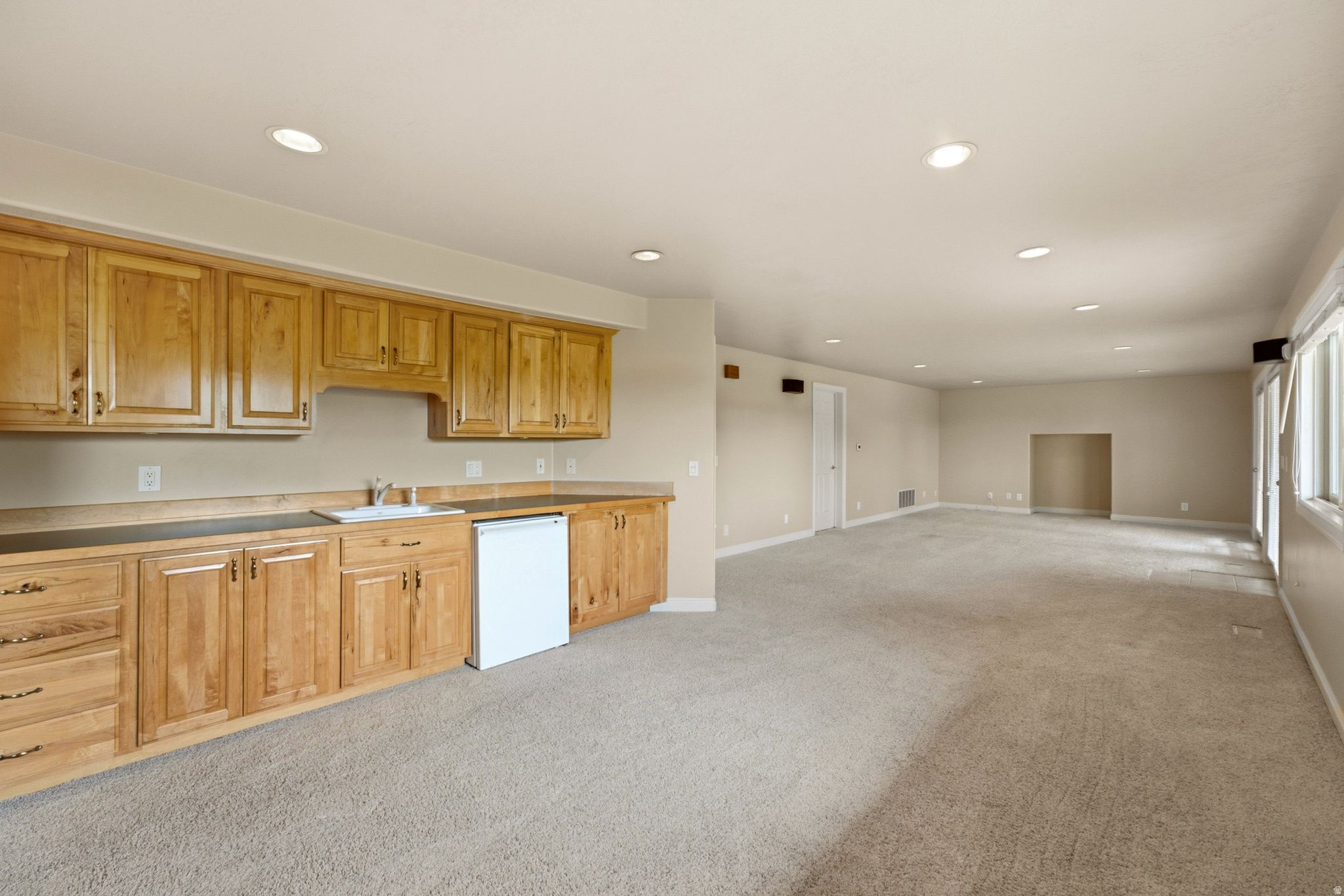 923 W WILSHIRE CT