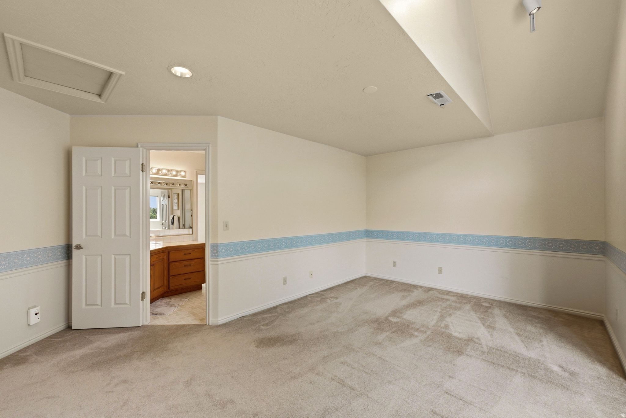 923 W WILSHIRE CT