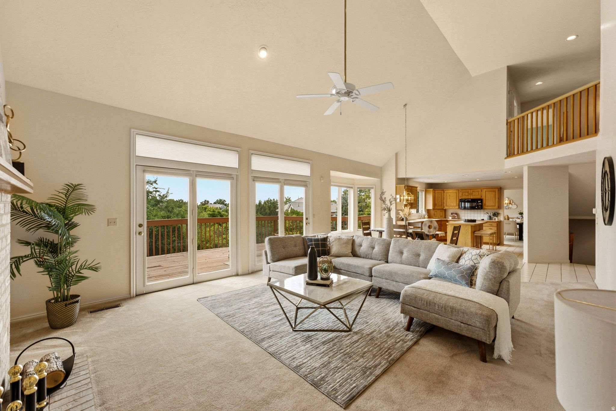 923 W WILSHIRE CT