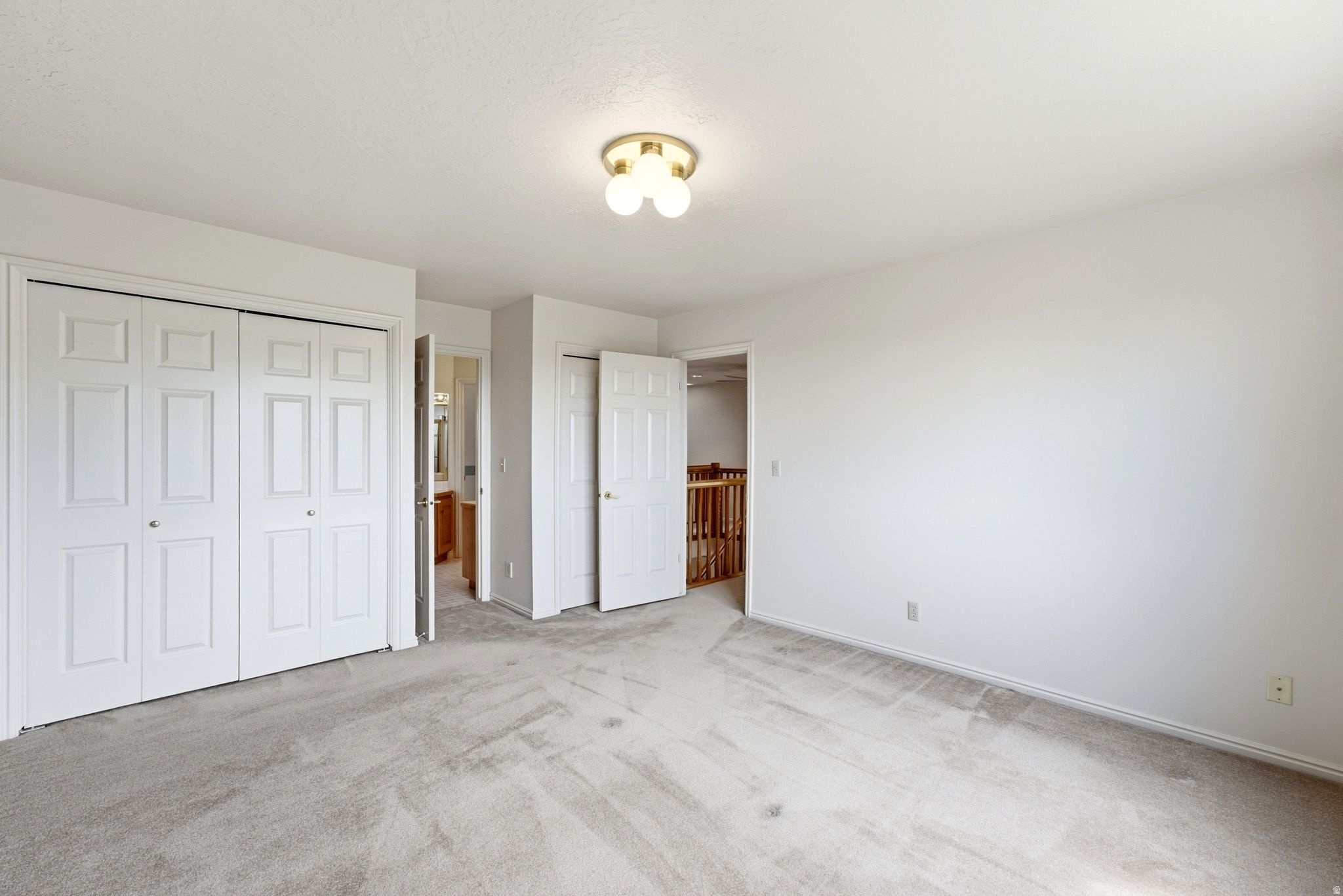 923 W WILSHIRE CT
